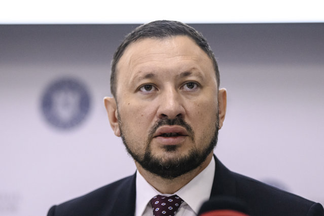 Prima de pensionare de 100000 euro nu e unica Ministrul Mediului sute de directori au primit bonusuri mari