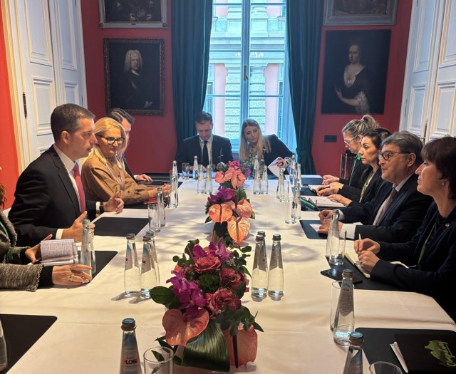 Hurezeanu a discutat cu omologul olandez despre tezaurul dacic furat la Munchen