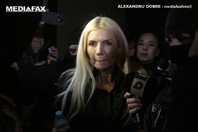 Laura Vicol a fost eliberata din arest si dusa la spital
