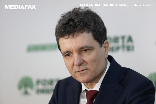 Nicusor Dan 500 de copii vor fi sprijiniti sa ramana cu familiile lor