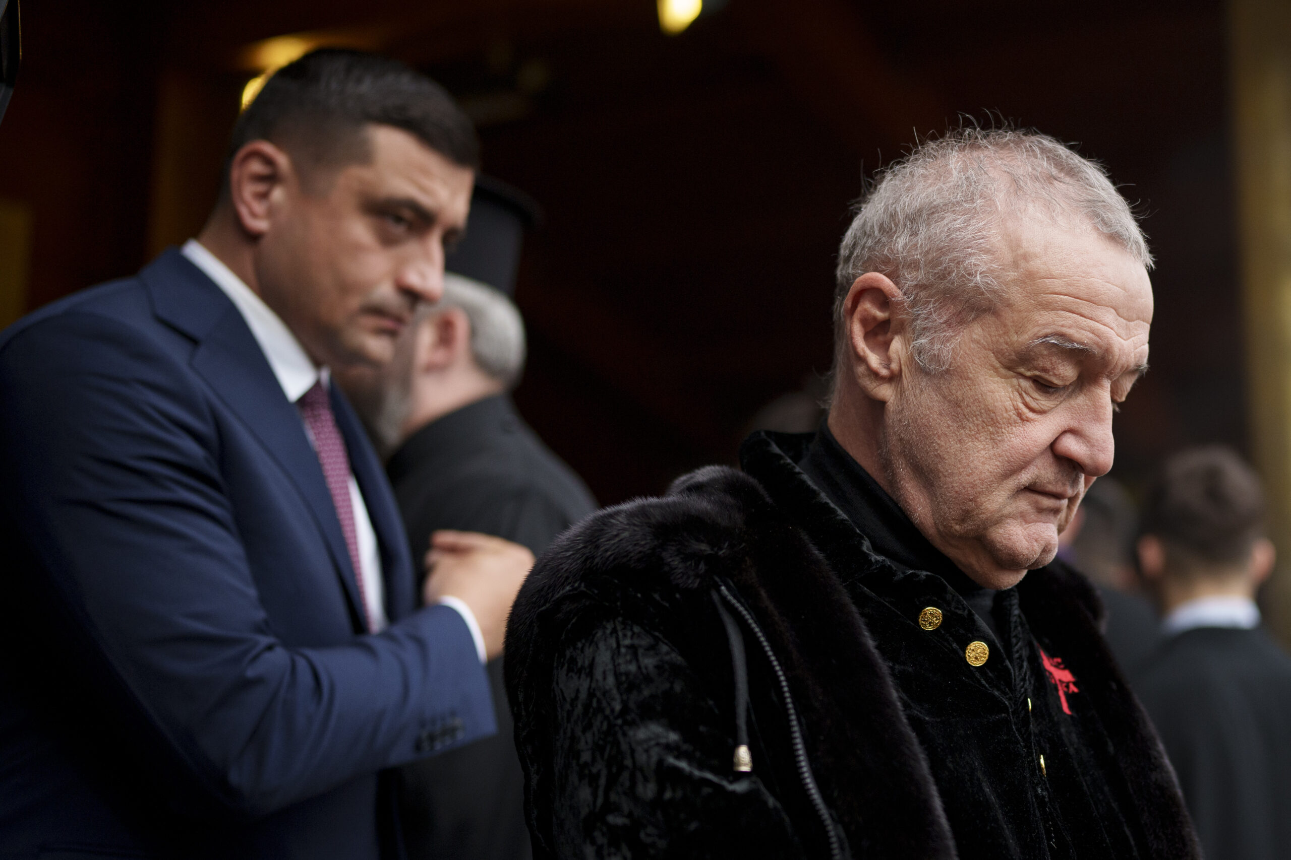 Becali Georgescu nu l sustine pe Simion deoarece stie ca minte