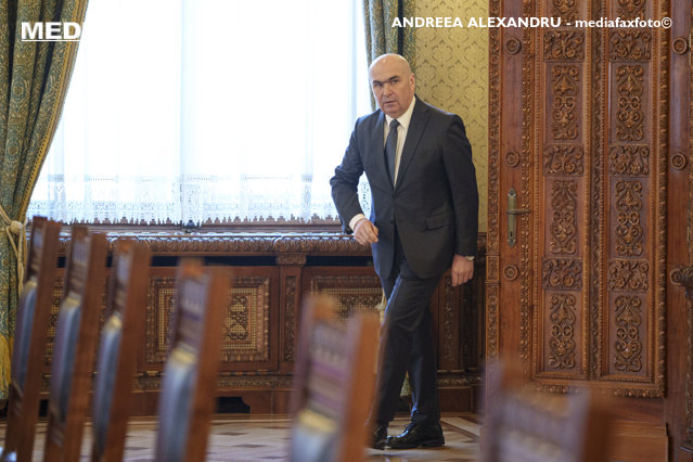 Bolojan cere mai multi bani pentru Aparare