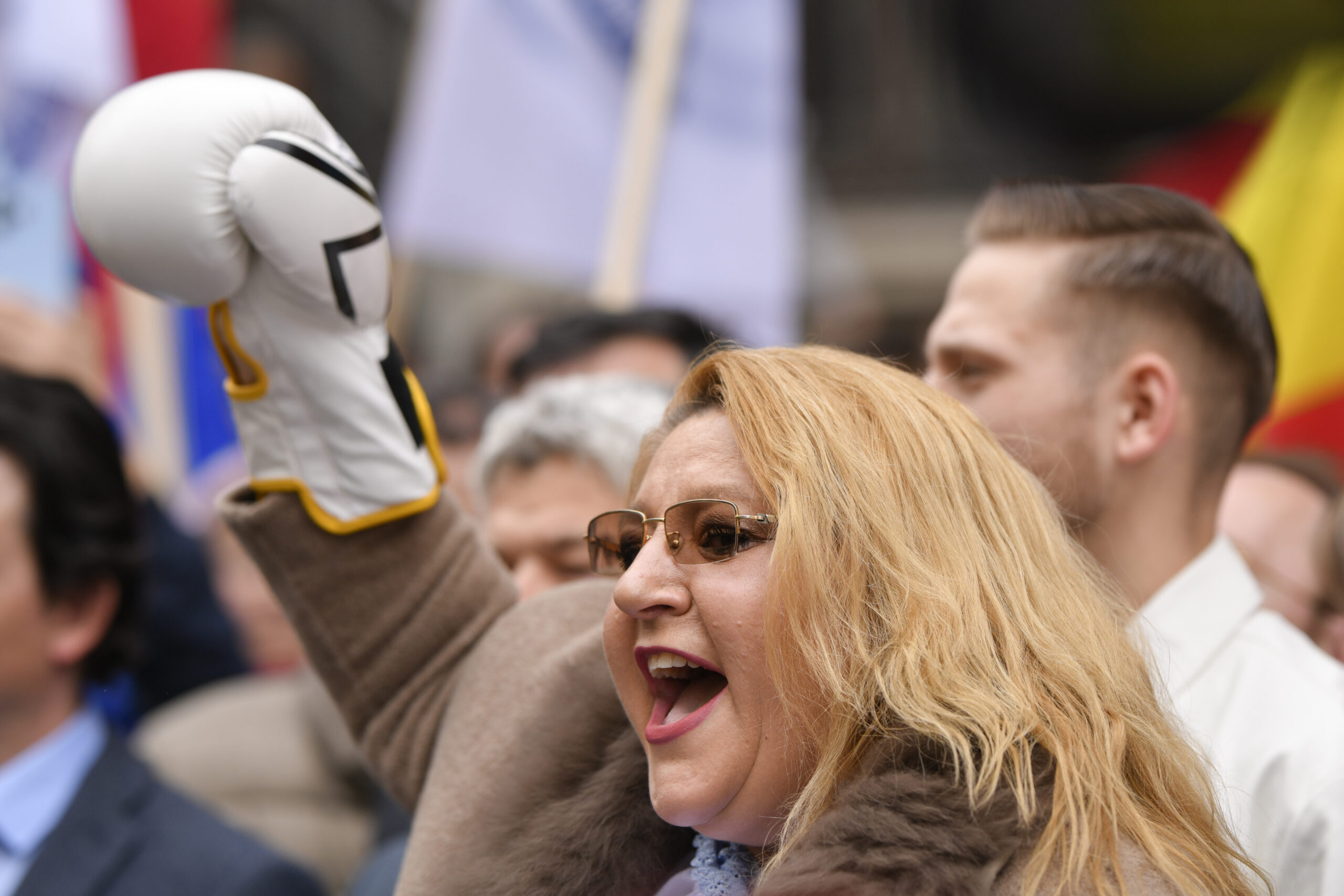 CCR confirma George Simion ramane candidat Diana Sosoaca