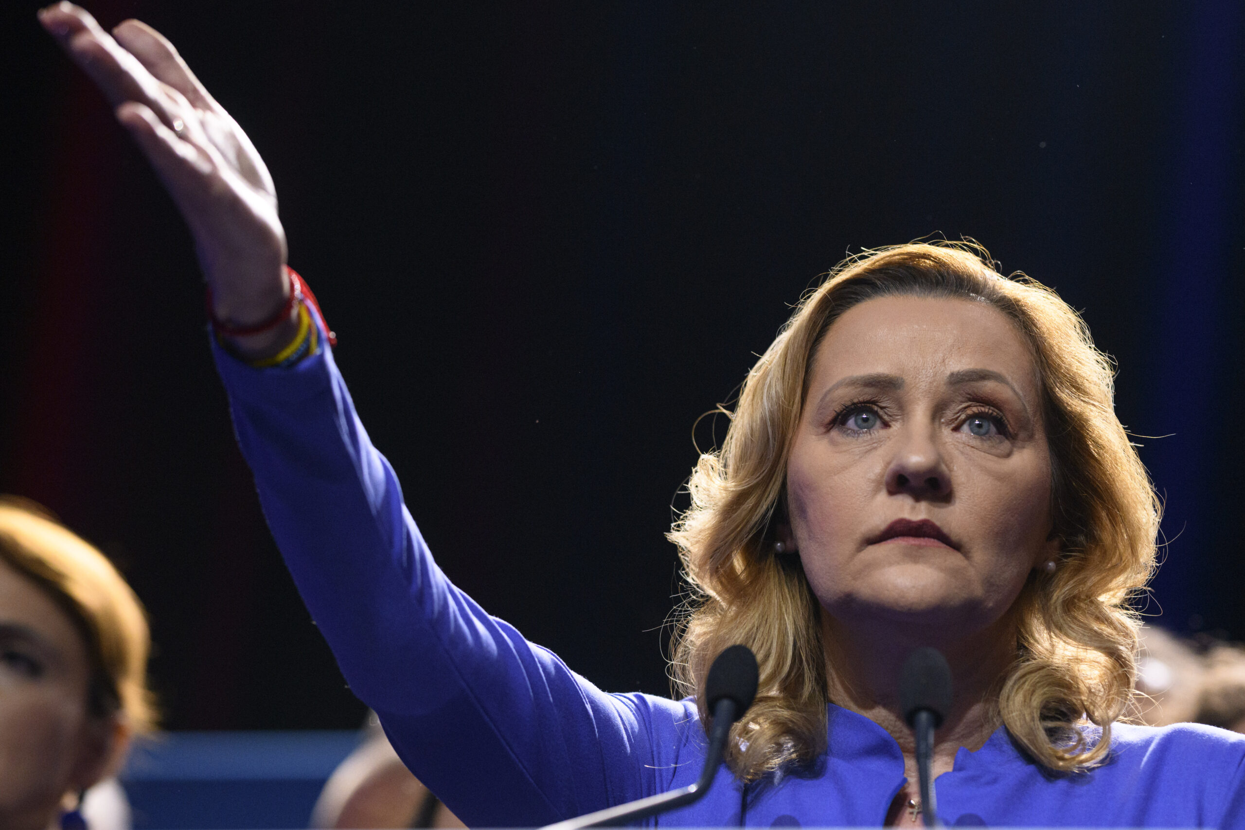 Cato deranjeaza pe Elena Lasconi candidatura lui Nicusor Dan