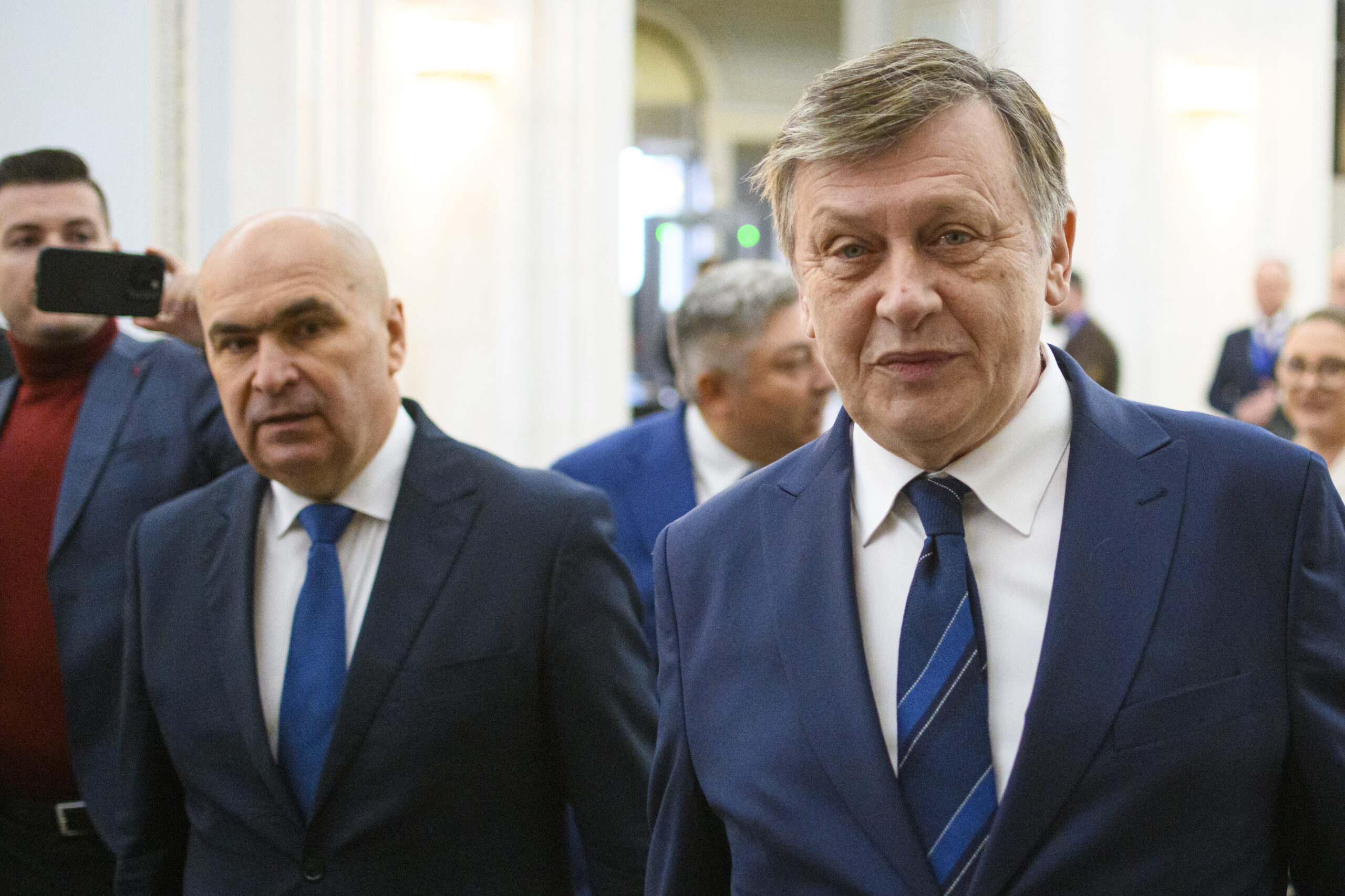 Crin Antonescu Nu am motiv sa ma retrag si nu o voi face