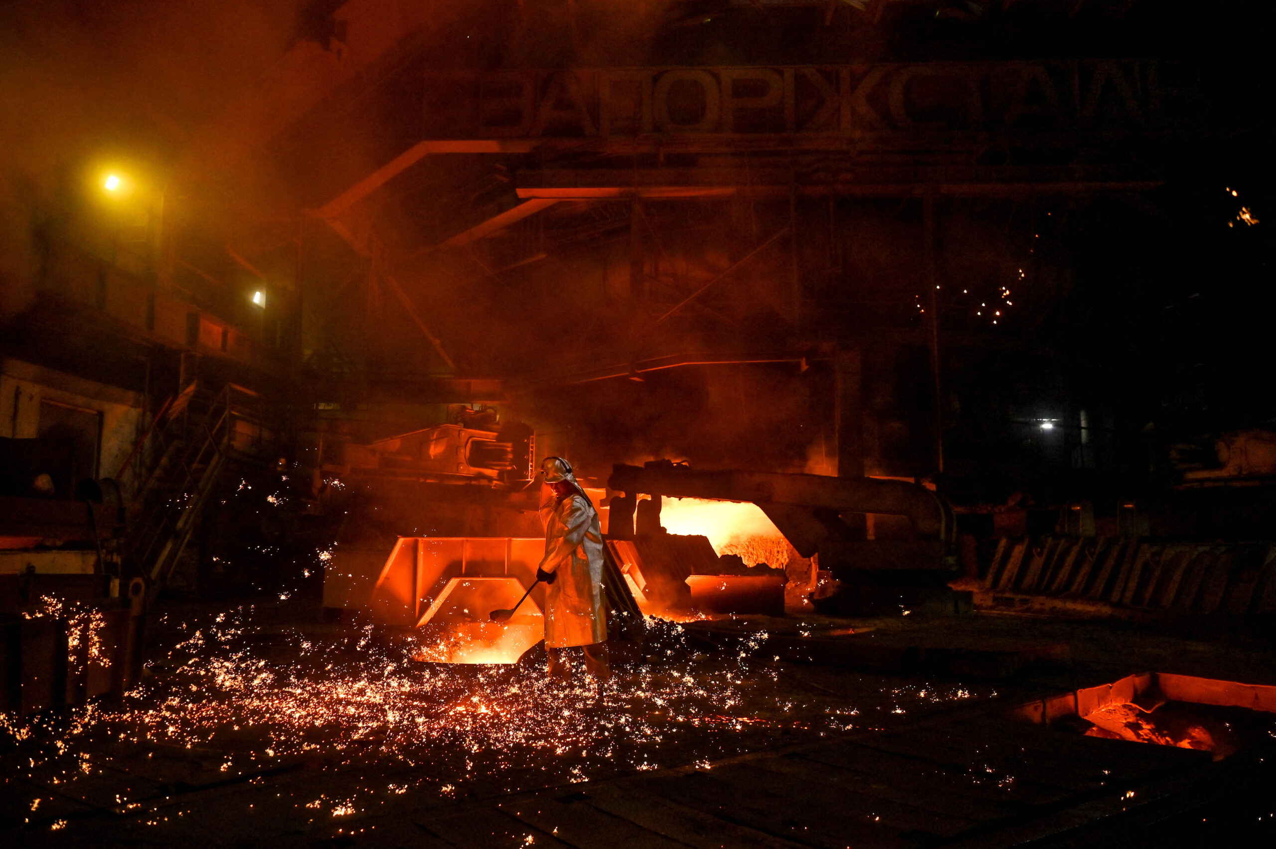 Europarlamentar programul de 100 miliarde euro pentru siderurgie va fi adoptat joi