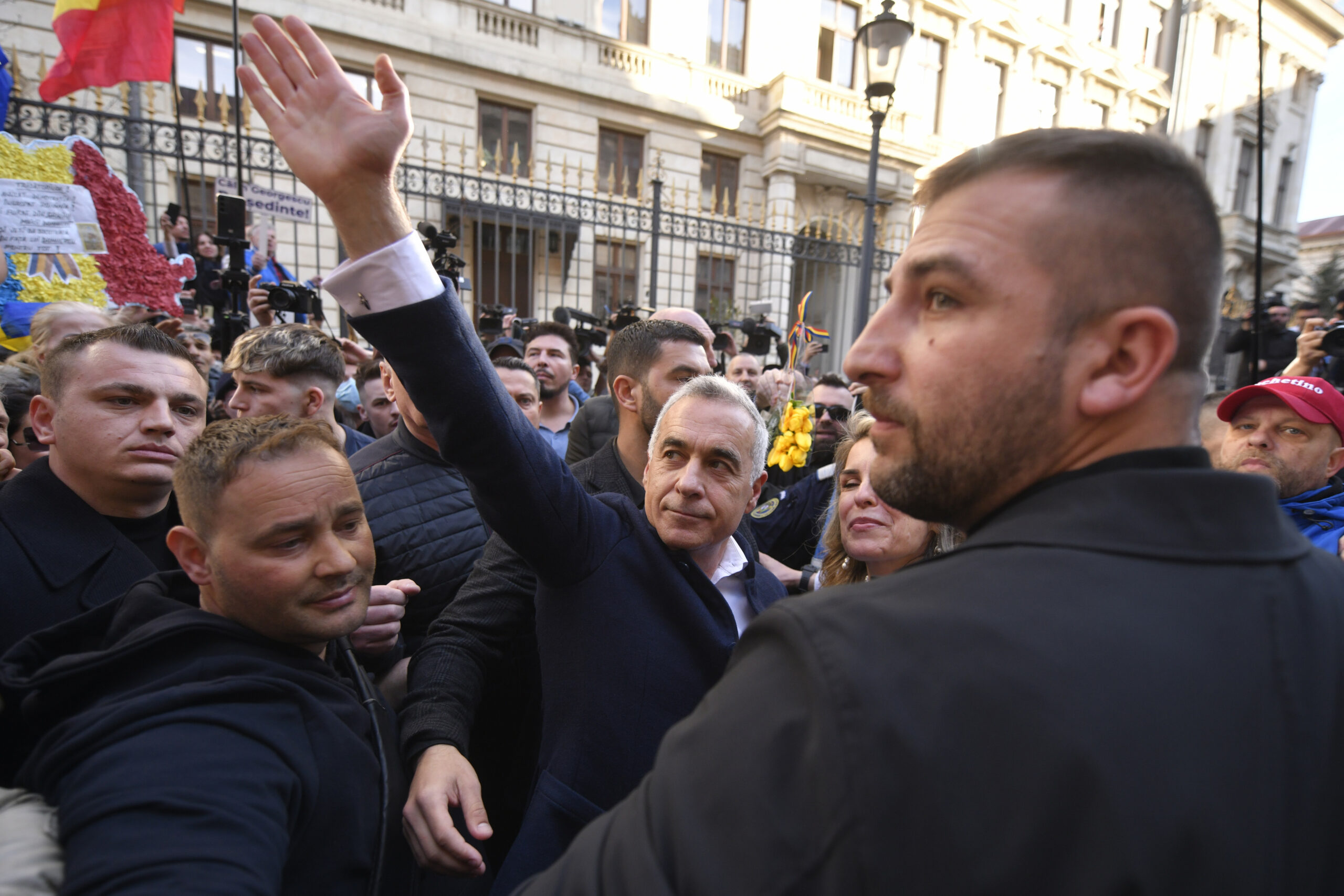 Georgescu dupa depunerea candidaturii la prezidentiale Lumea priveste spre Romania maretia poporului roman si modul nedrept si ilegal al actiunilor clasei politice corupte