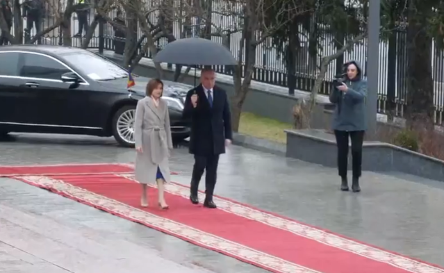 Ilie Bolojan intampinat de Maia Sandu in Moldova