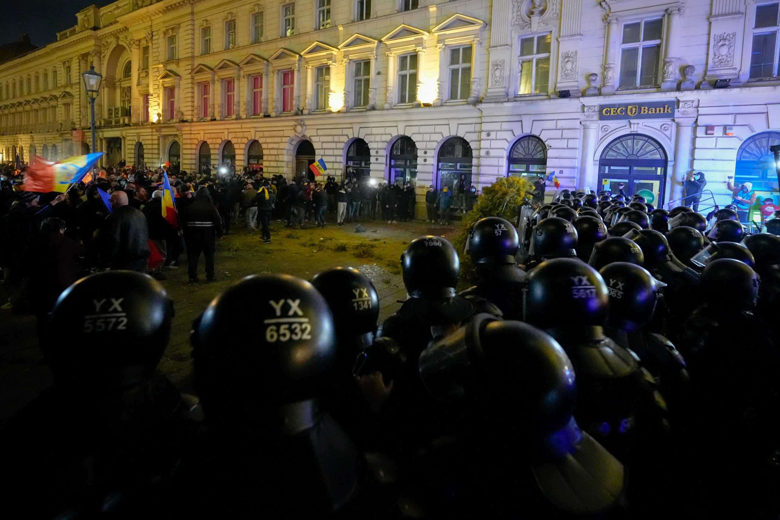 Jandarmi din judete adusi la protestul pro Georgescu