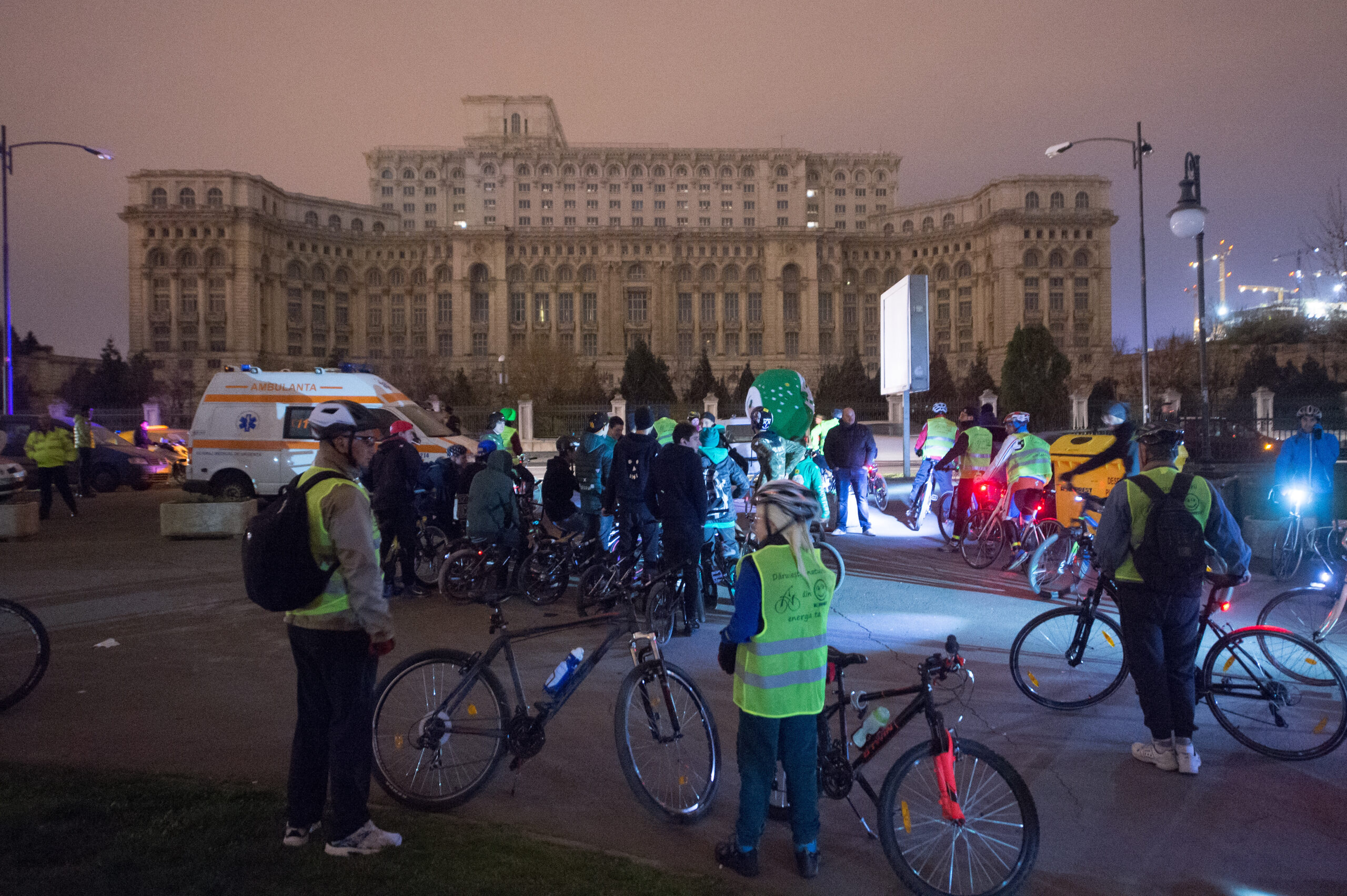 Presedintia marcheaza Ora Pamantului oprind luminile