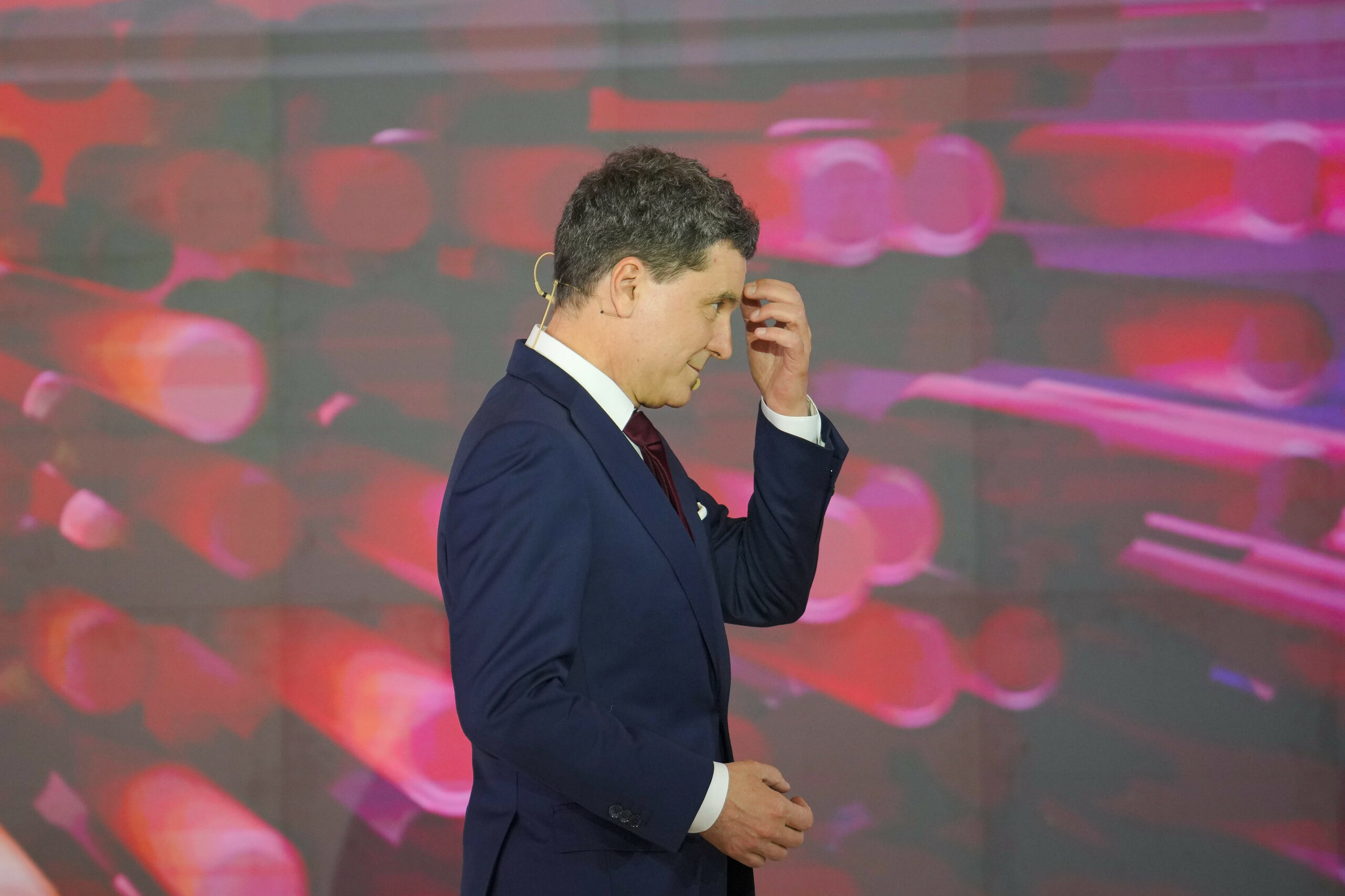 Analiza AI Nicusor Dan tratat neechitabil fata de Antonescu si Lasconi