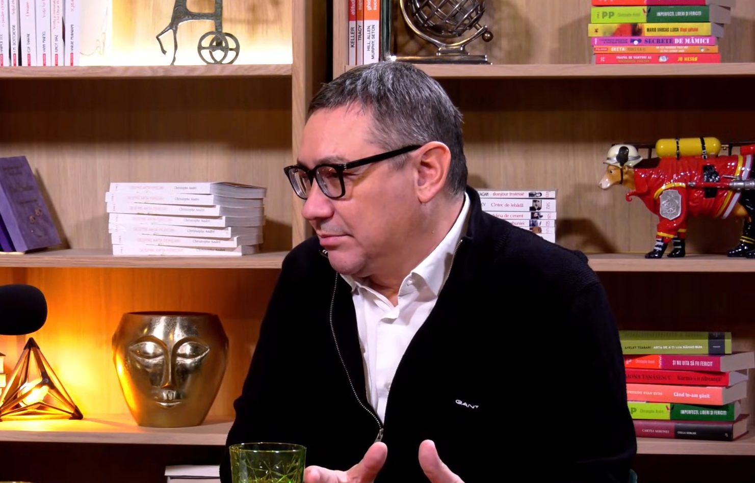 Cum a obtinut Victor Ponta permis de port arma miau dat un pistol Carpati