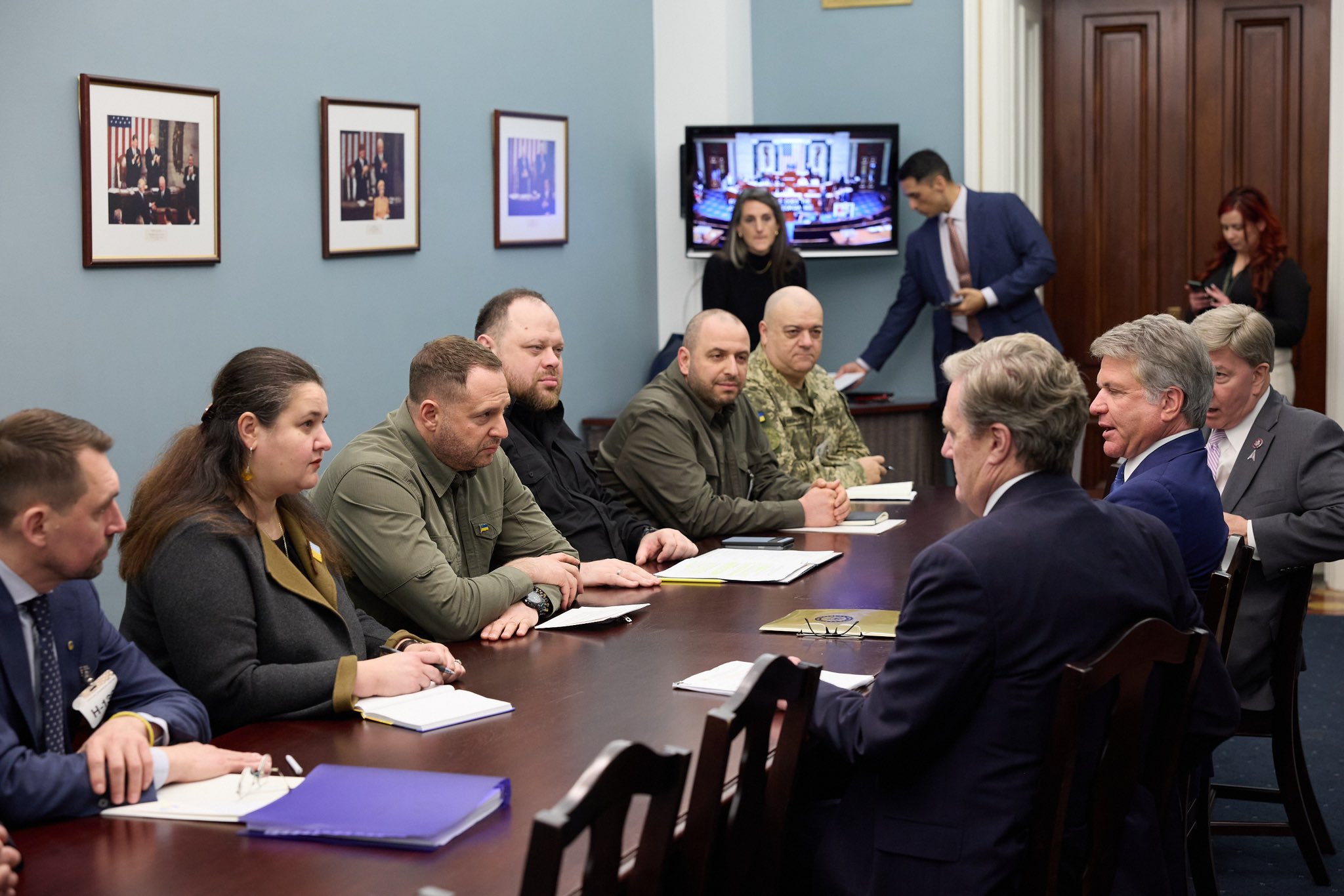 Delegatia ucraineana ajunge la Londra pentru discutii