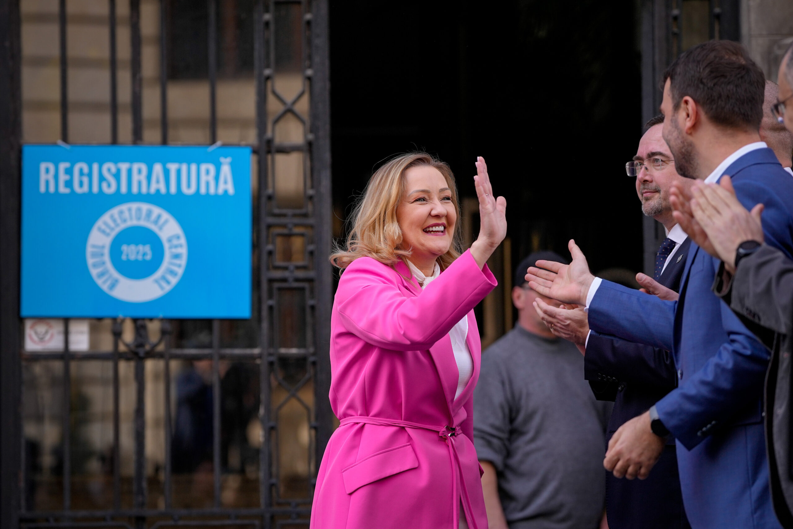 Elena Lasconi Nicusor Dan mi a sugerat retragerea Adrian Zuckerman si Nicolae Ciuca neaga