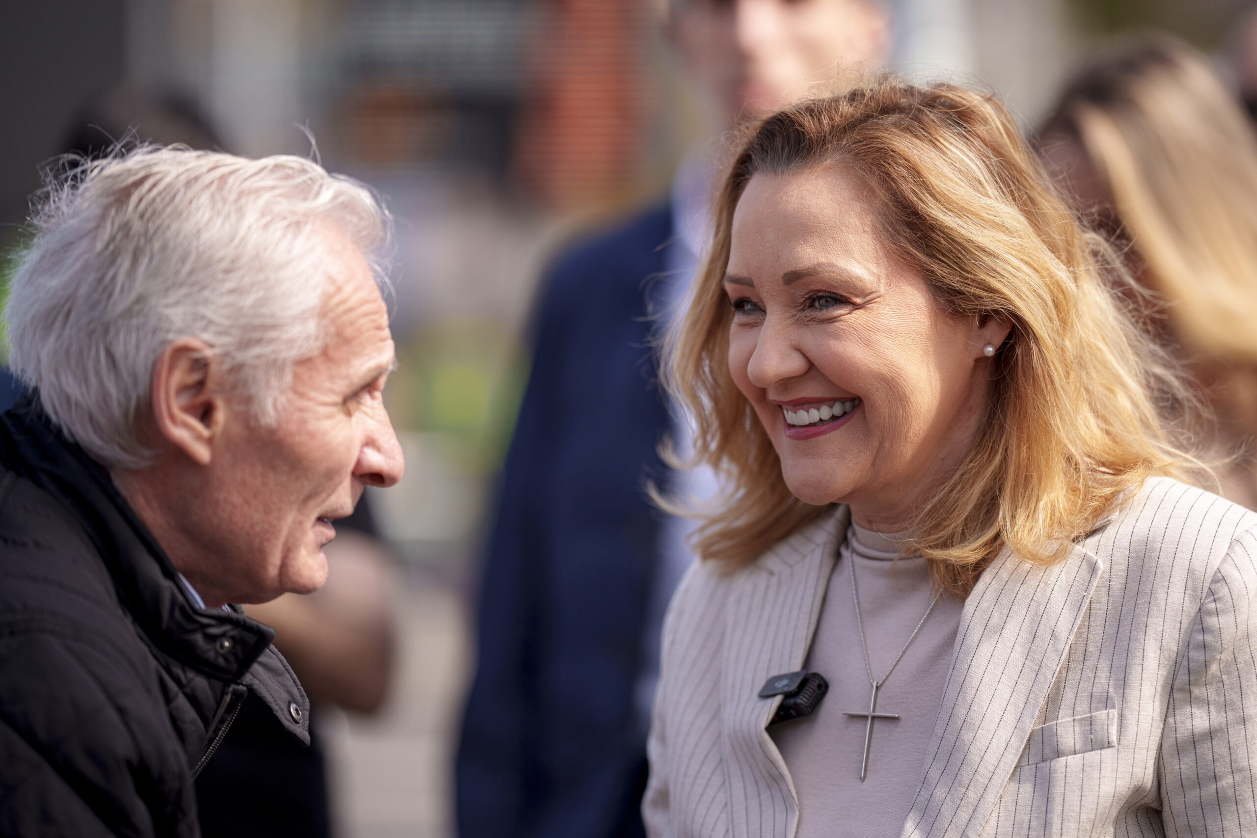 Elena Lasconi isi descrie contracandidatii Simion Pinochio Antonescu Frumoasa din Padurea Adormita