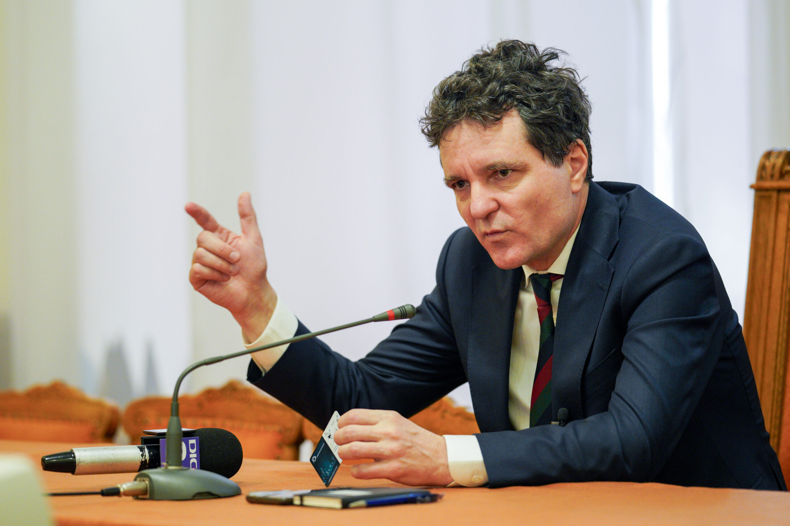 Nicusor Dan replica pentru PSD Cati bani publici au fost cheltuiti pentru precampania lui Antonescu