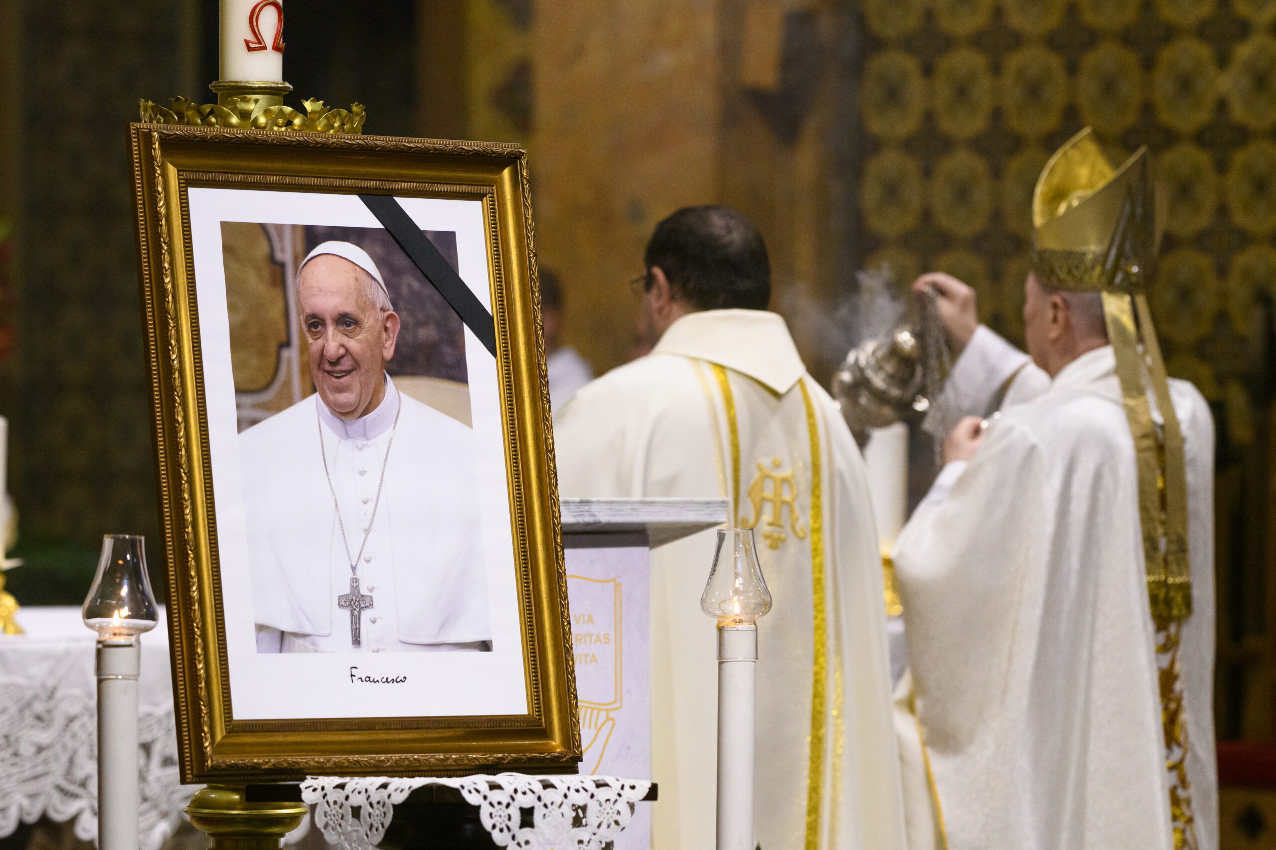 Sicriul Papei Francisc va fi dus azi in Bazilica Sfantul Petru