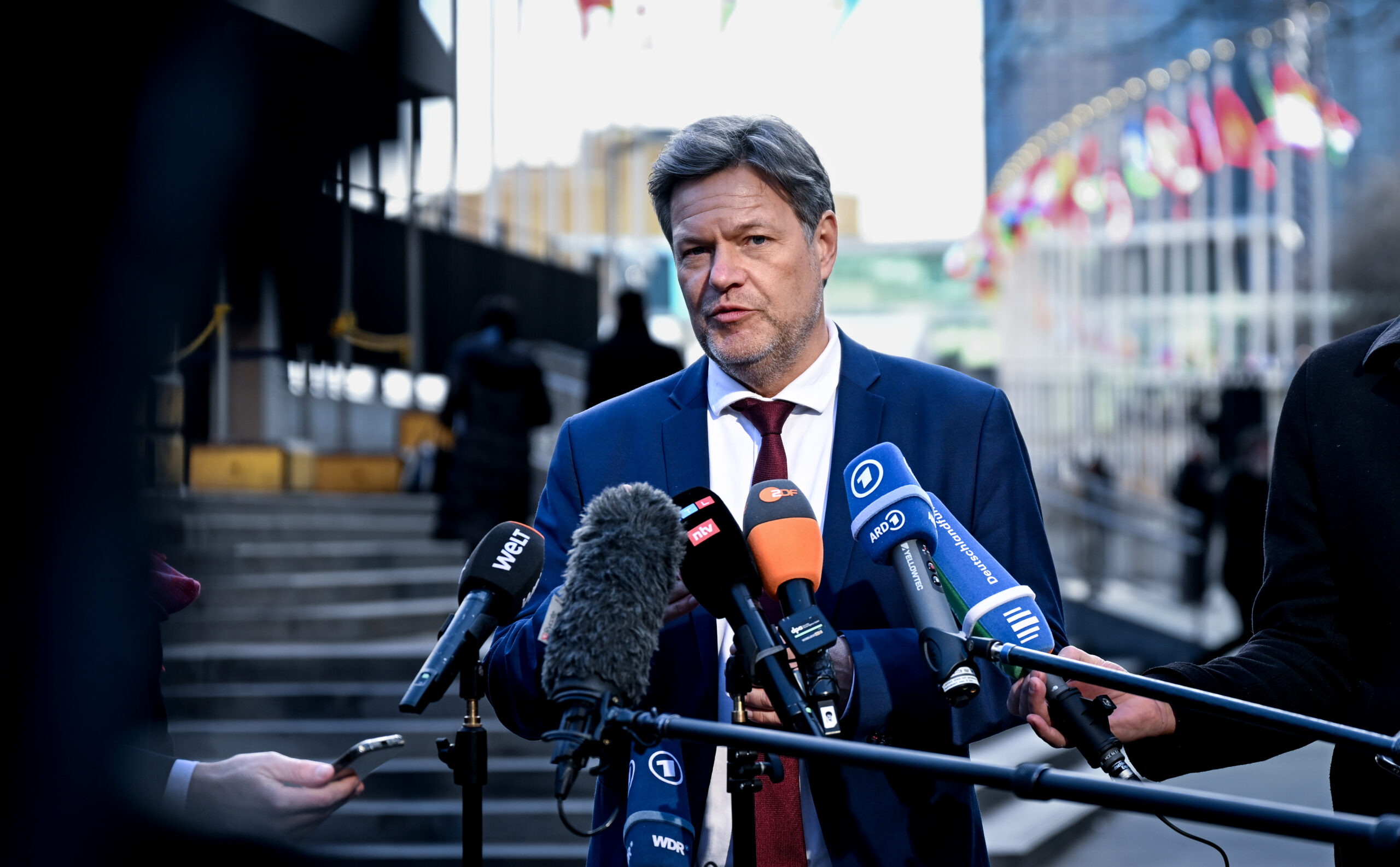 Tarifele de 20 la suta ale lui Trump asupra UE provoaca reactii Habeck Europa trebuie sa puna presiune pe Trump