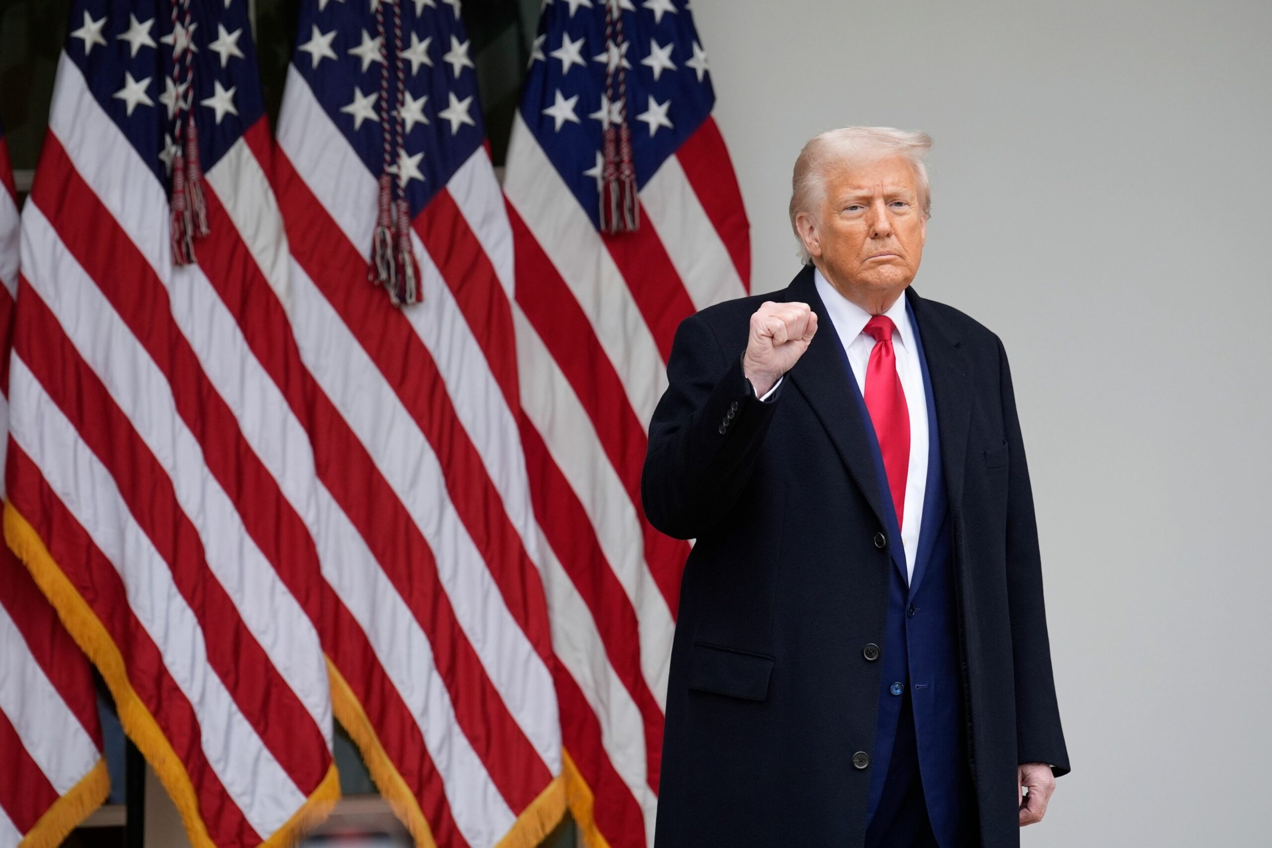 Trump zboara la Roma pentru funeraliile Papei Francisc