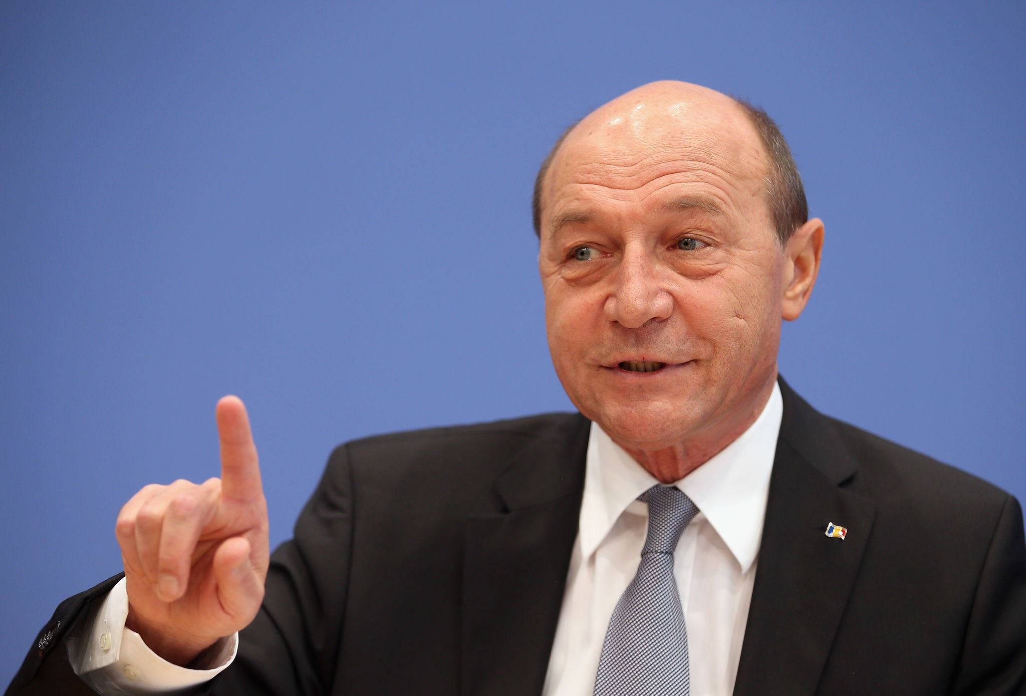 Basescu cere raspunderea lui Ciuca si Ciolacu