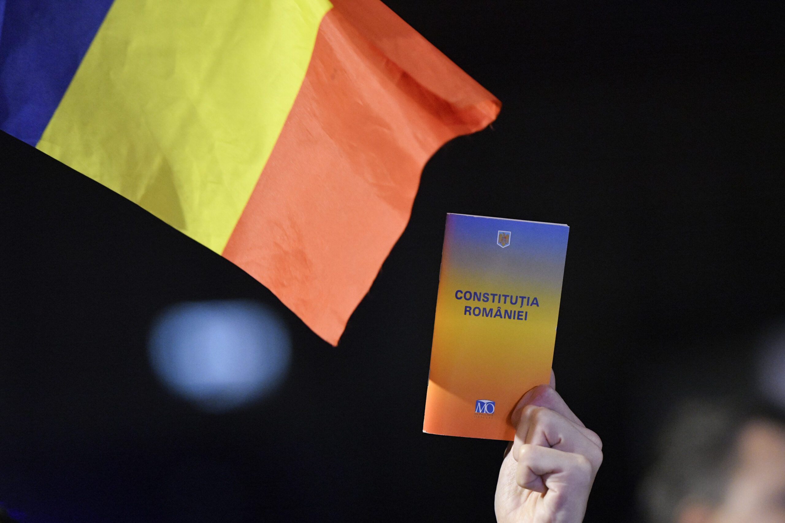 Ce modificari constitutionale propun candidatii la prezidentiale