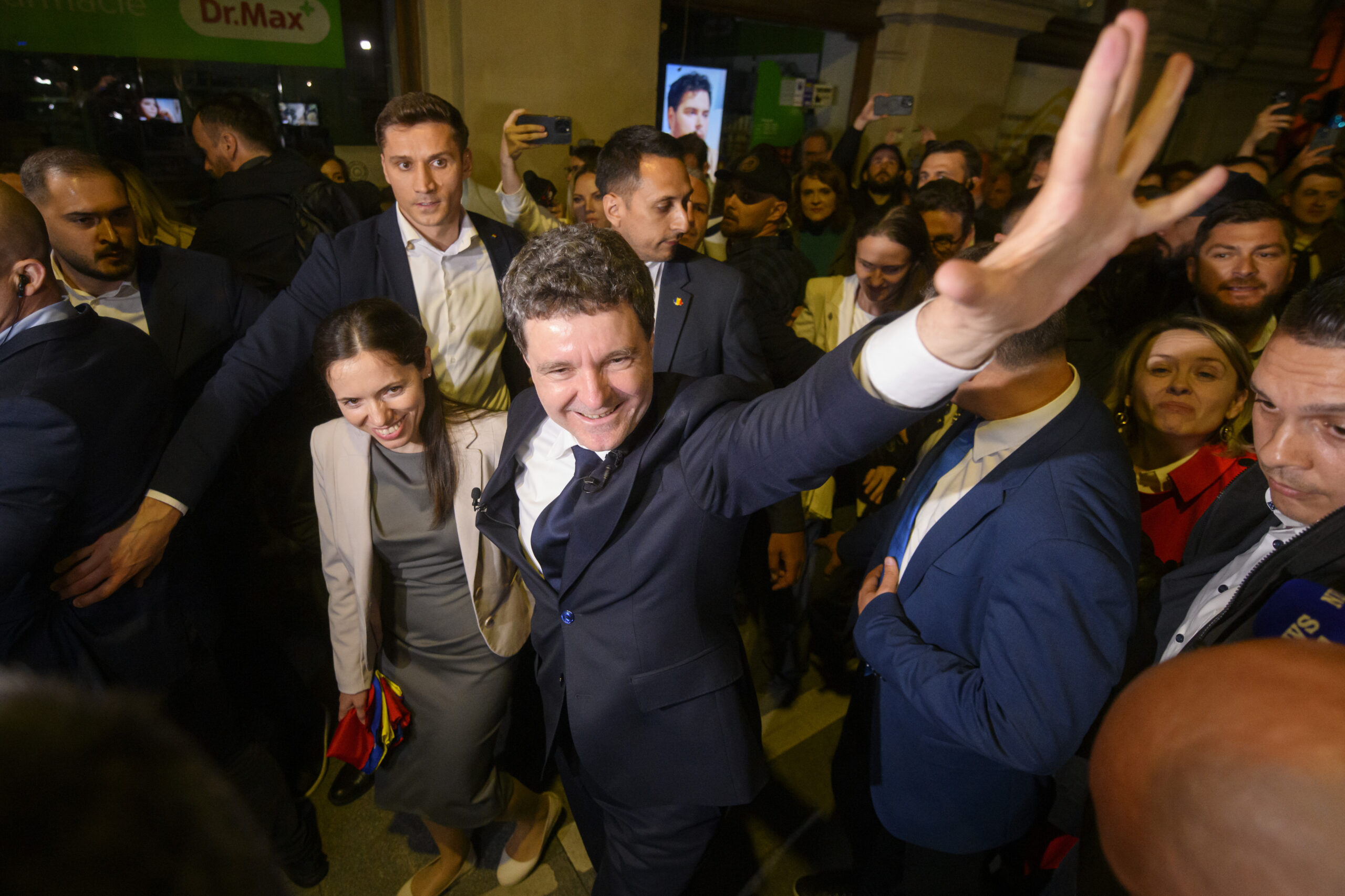 Lumea felicit Romnia Reacii duf victoria lui Nicuor Dan
