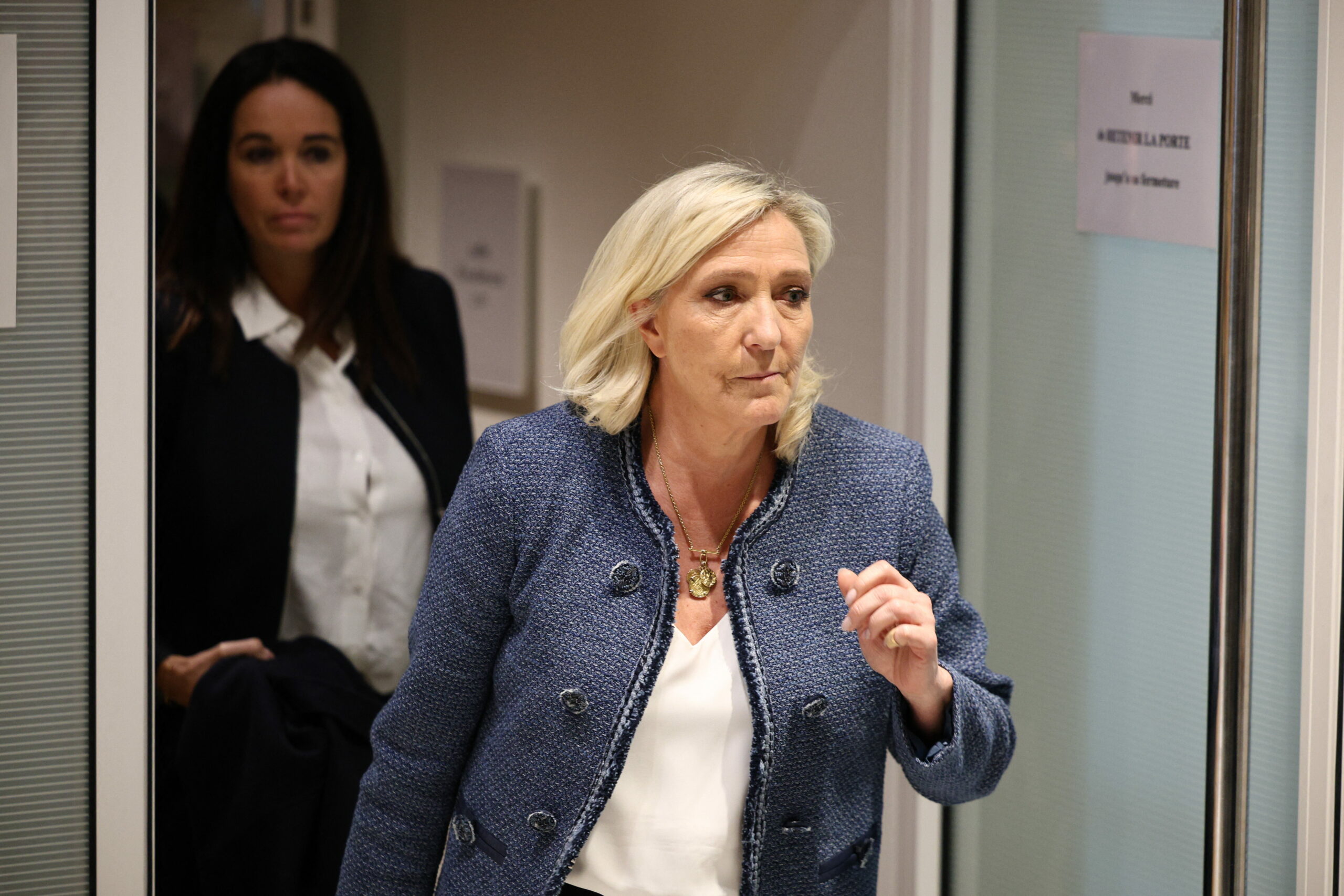 Marine Le Pen se lupta pentru relevanta in fata lui Jordan Bardella