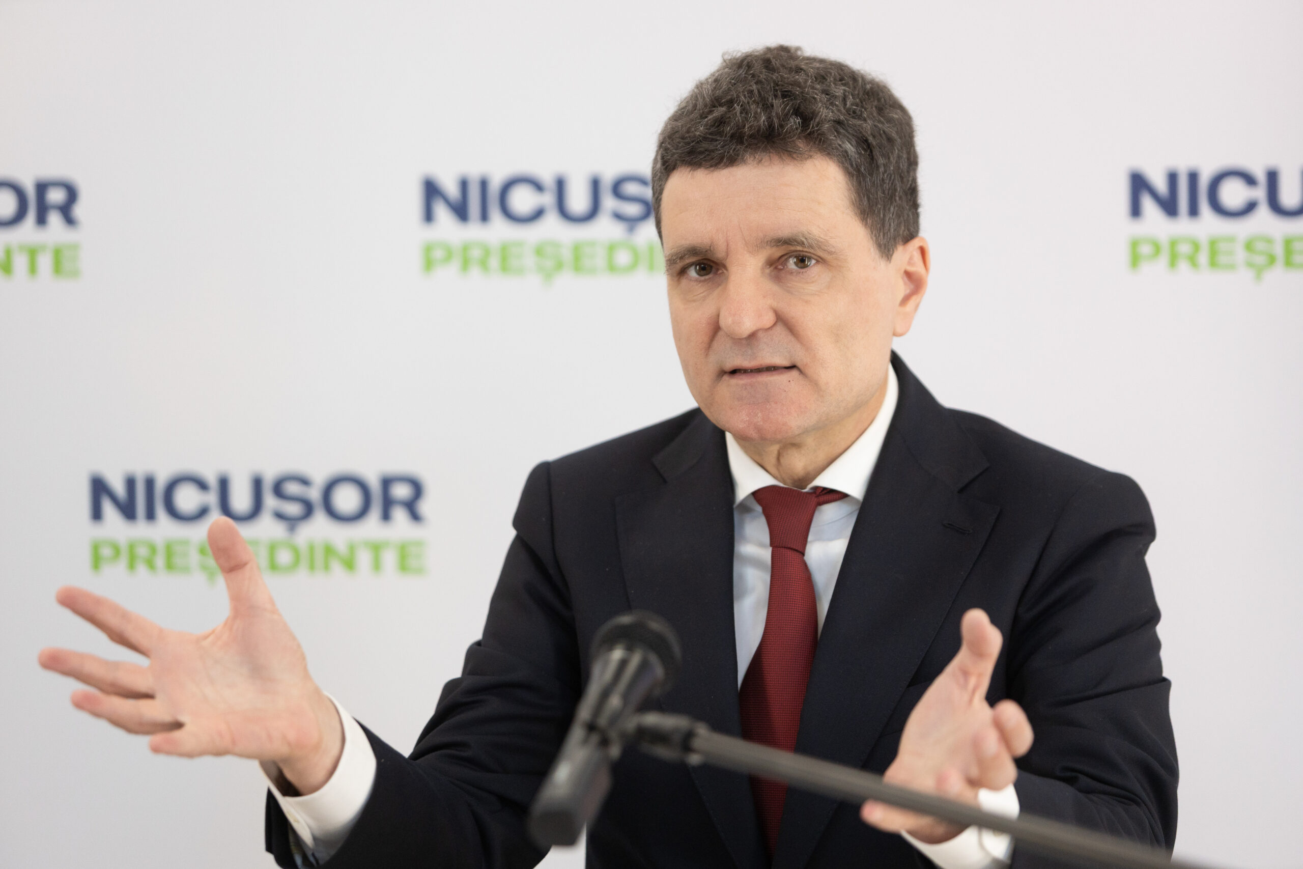 Nicusor Dan a reclamat o pe Elena Lasconi la DIICOT Manipulare de continut informatic fals si inselaciune