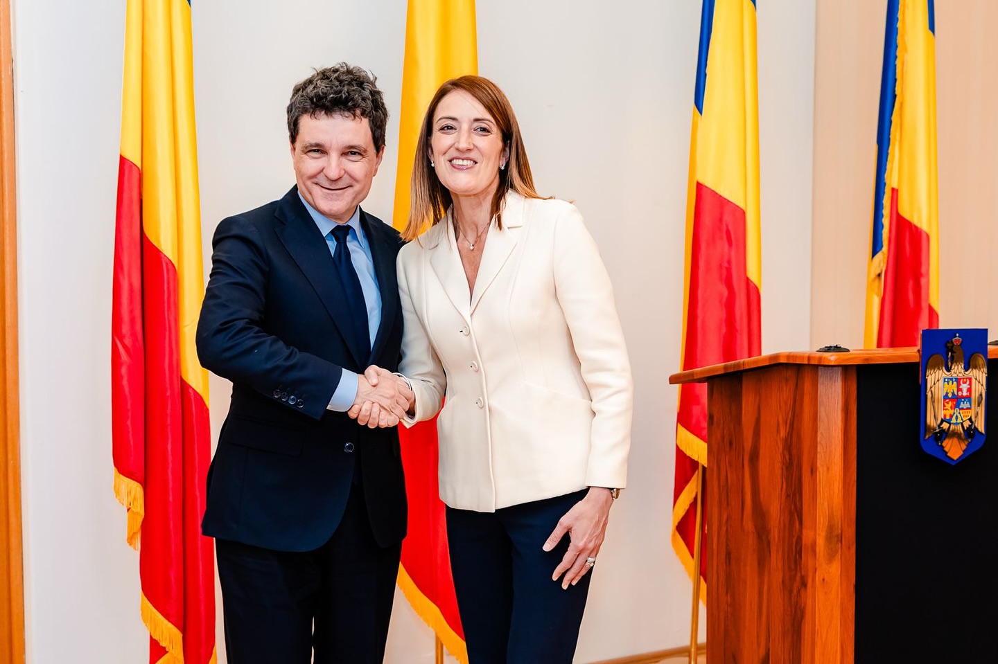 Noul presedinte al Romaniei s a intalnit cu sefa Parlamentului European