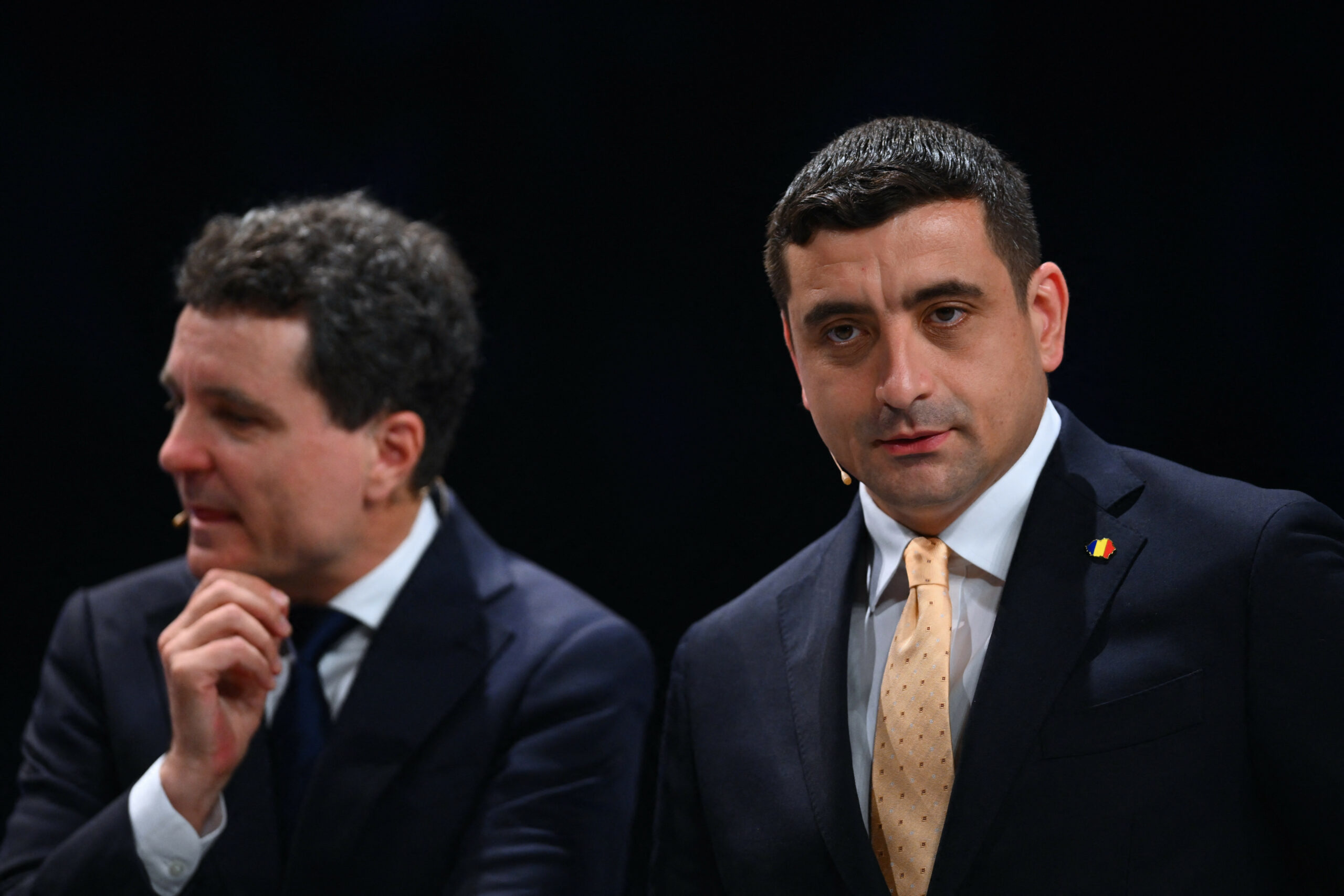 Politica si familie Doamnele din dreapta candidailor