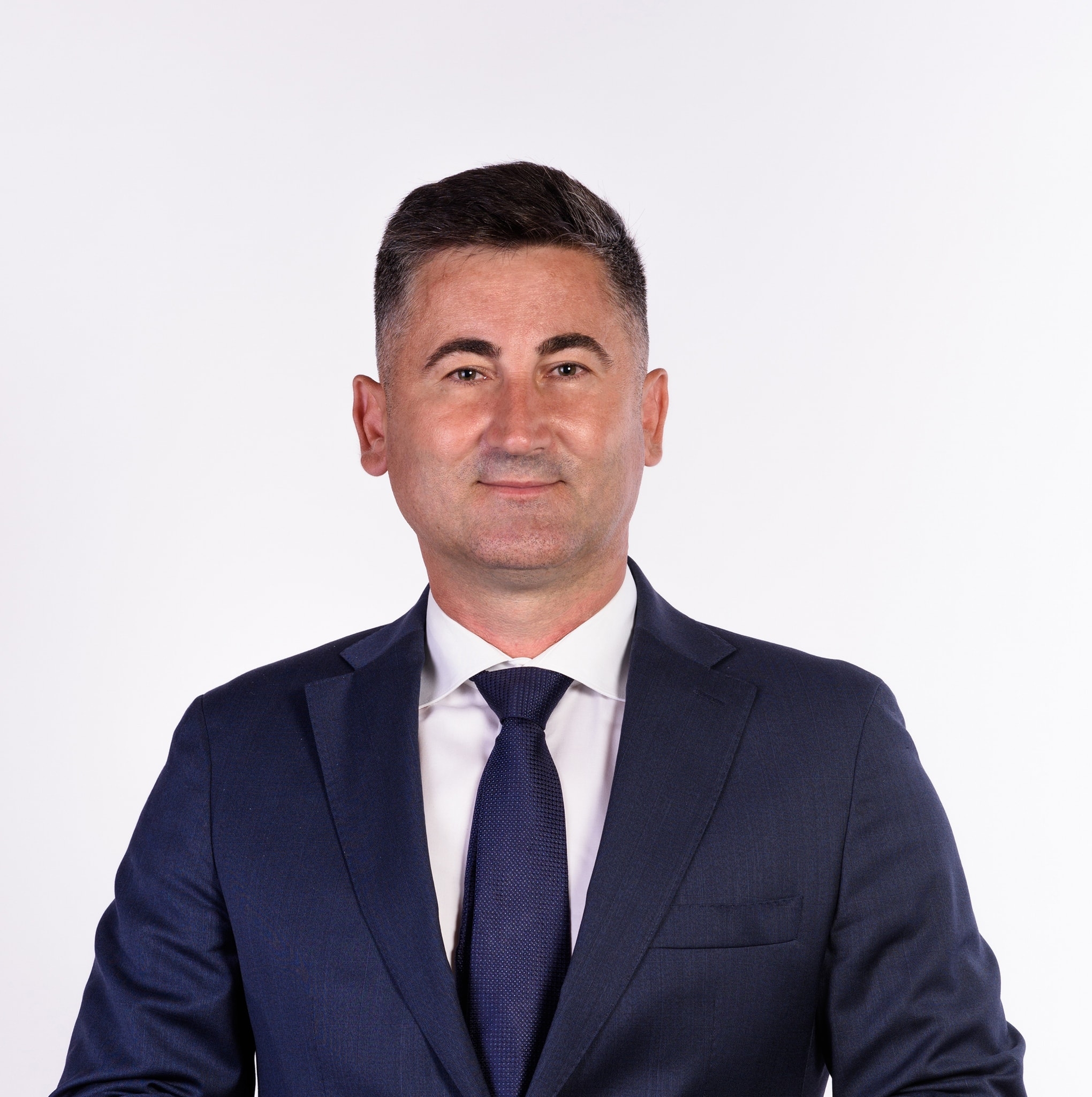 Primarul comunei din Iasi unde a castigat Antonescu Baietii decidenti de la centru plecati