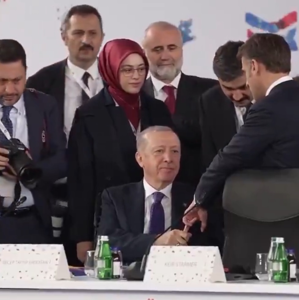 Summitul din Albania Gestul ciudat al lui Erdogan pentru Macron