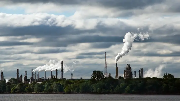 Tarile UE au decis sa scuteasca firmele de tariful pentru emisii de carbon