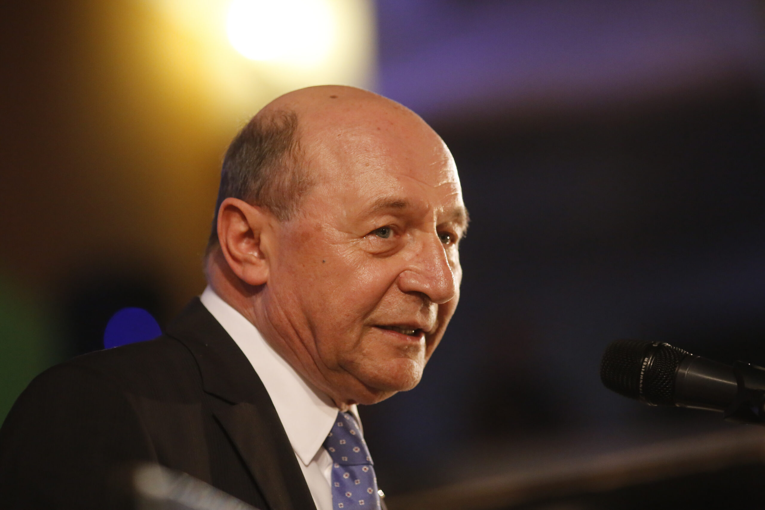 Traian Basescu Nicusor Dan va fi presedintele Romaniei