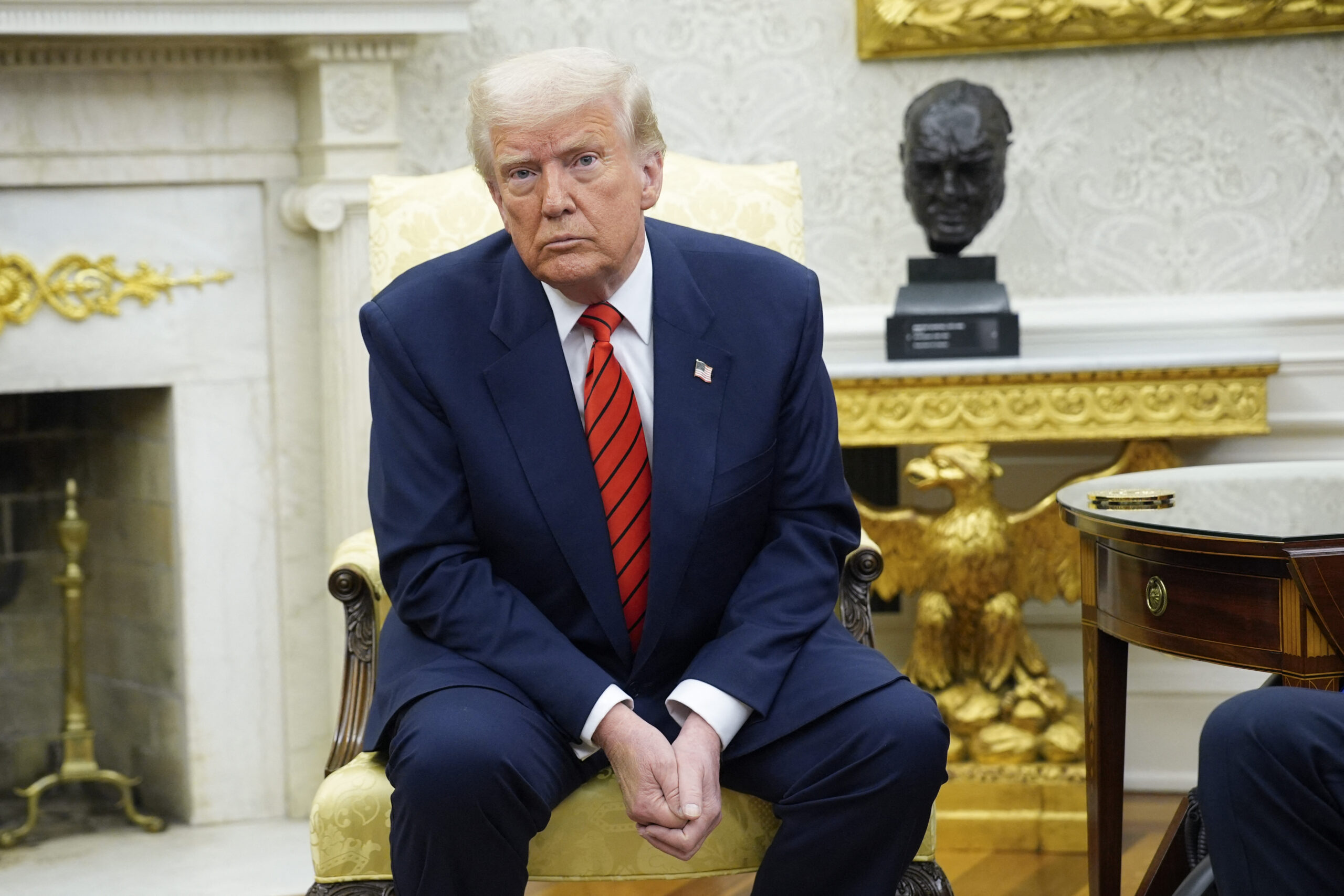 Trump ofera imigrantilor ilegali 1000 de dolari pentru autodeportare