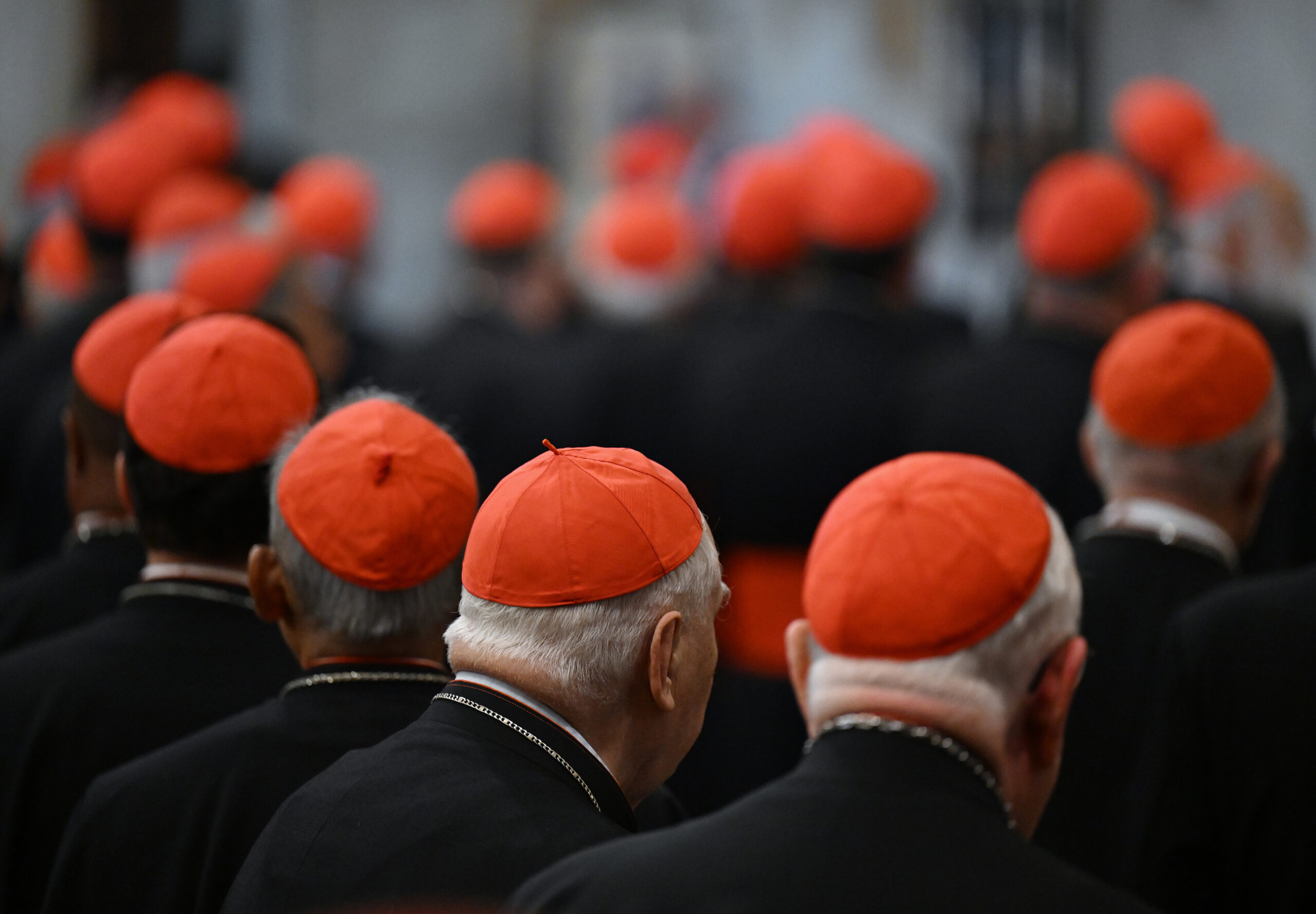 Vaticanul opreste semnalul mobil la alegerea Papei