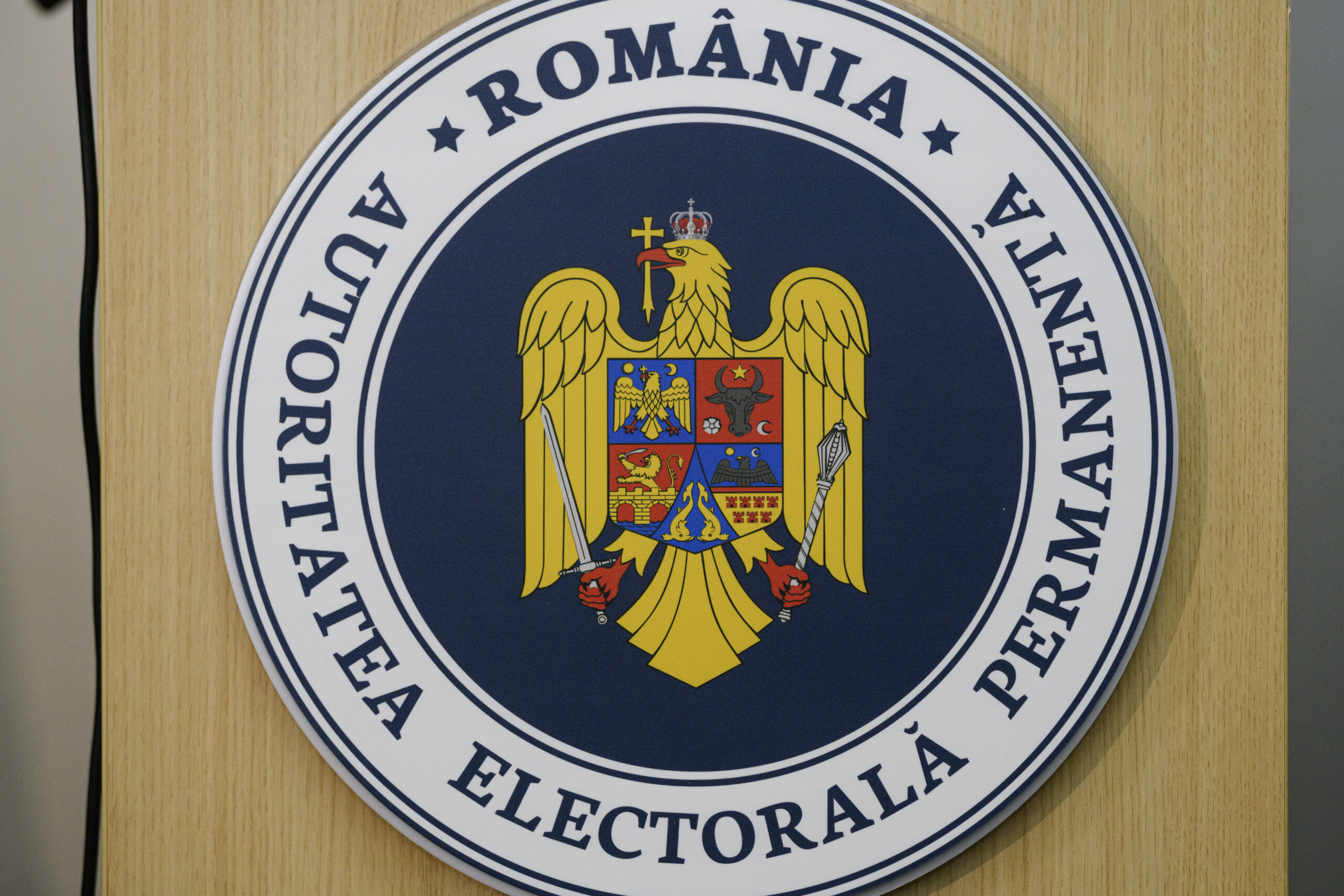 Vineri a inceput campania pentru turul doi
