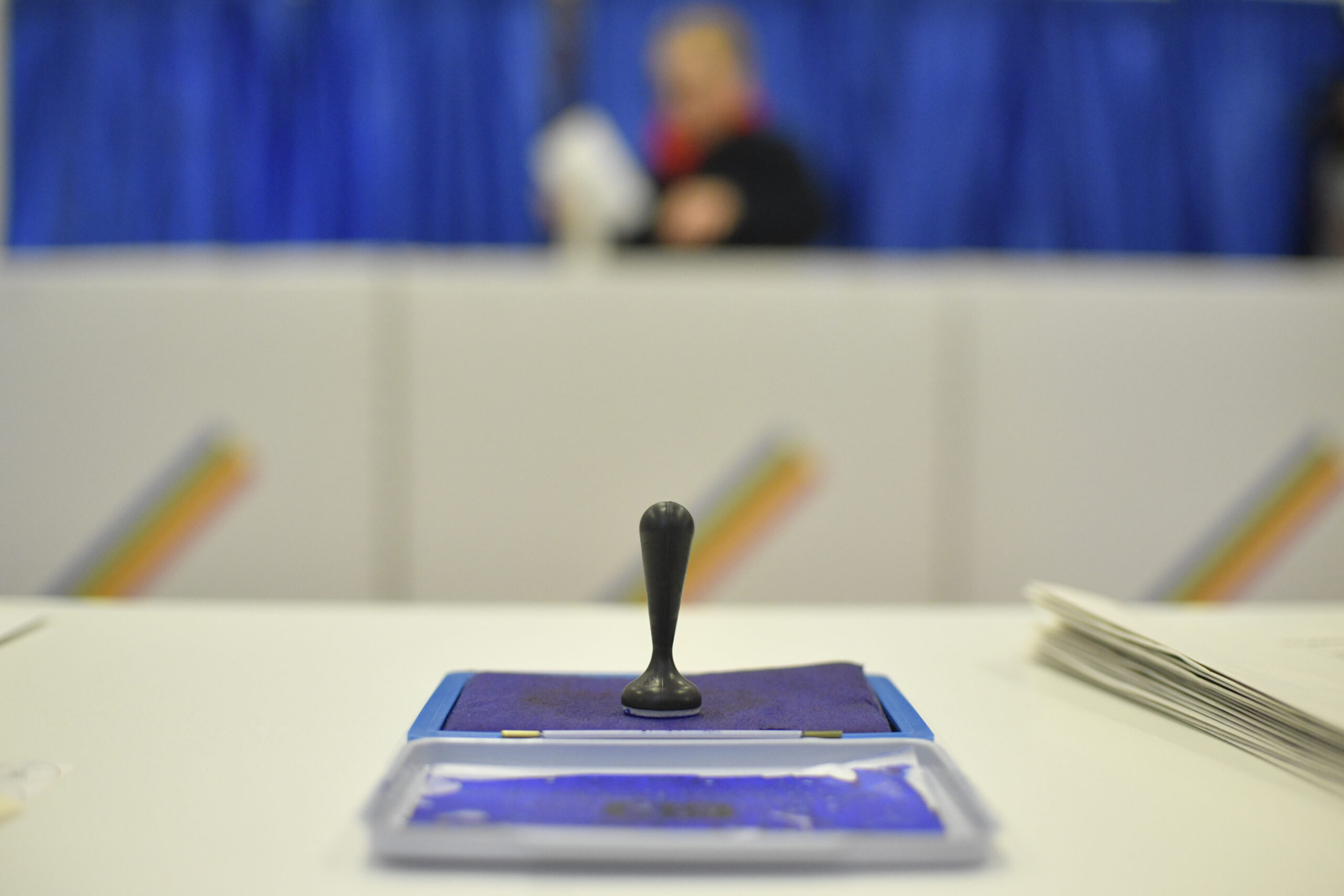Votul in strainatate a inceput Nicusor Dan cheama romanii sa voteze