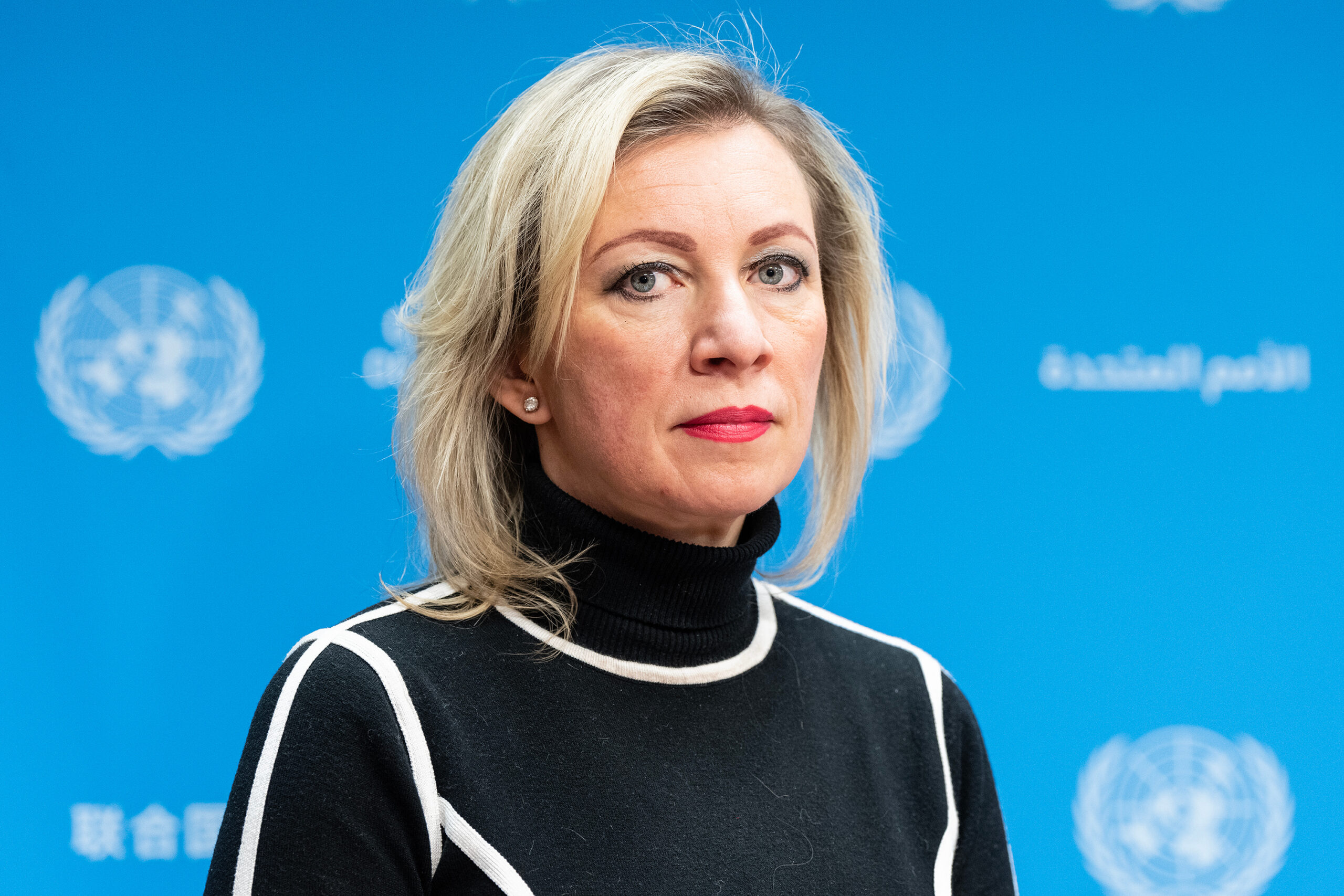 Zaharova ironii pe internet despre sotii Macron la Hanoi