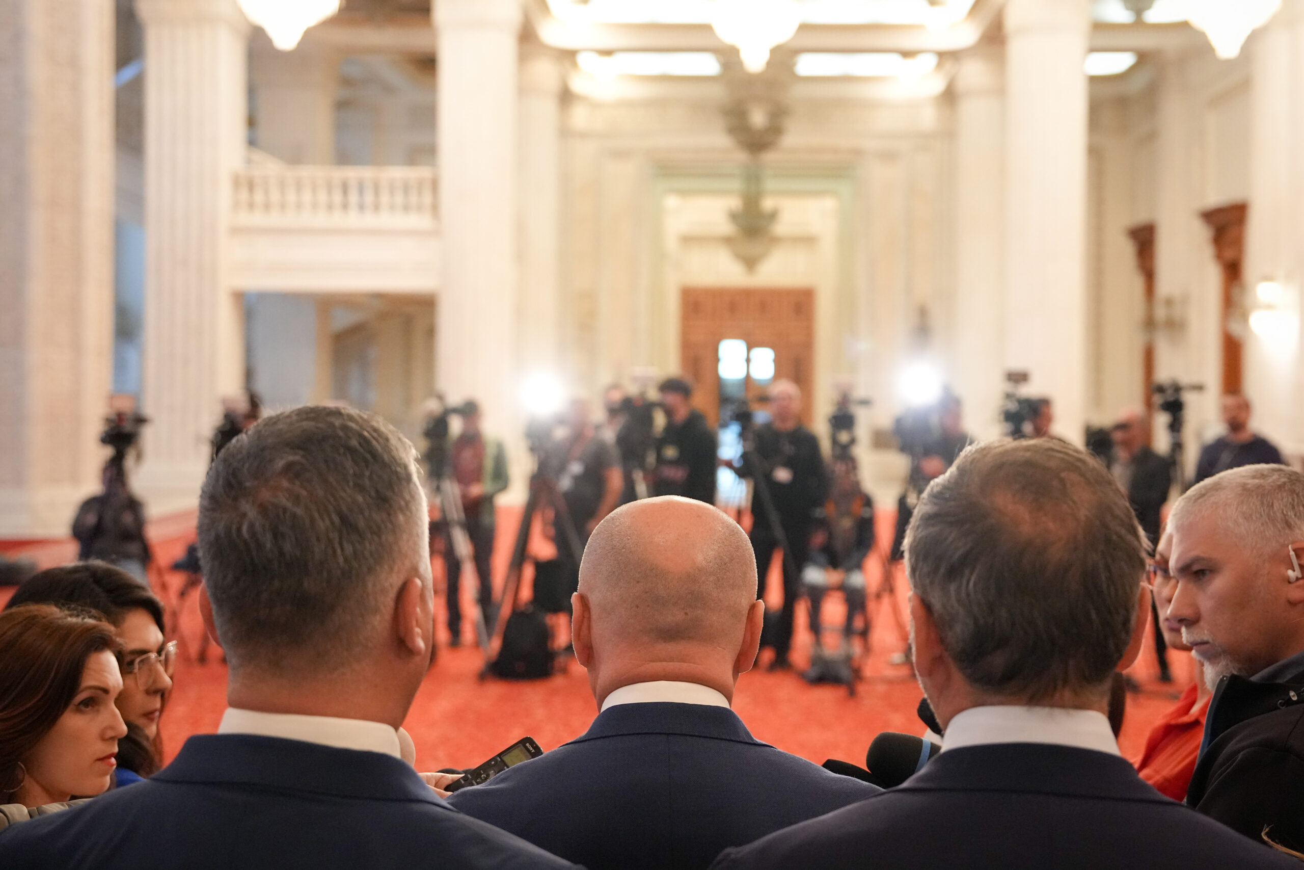 Acord intre partide privind noul guvern Bolojan premier