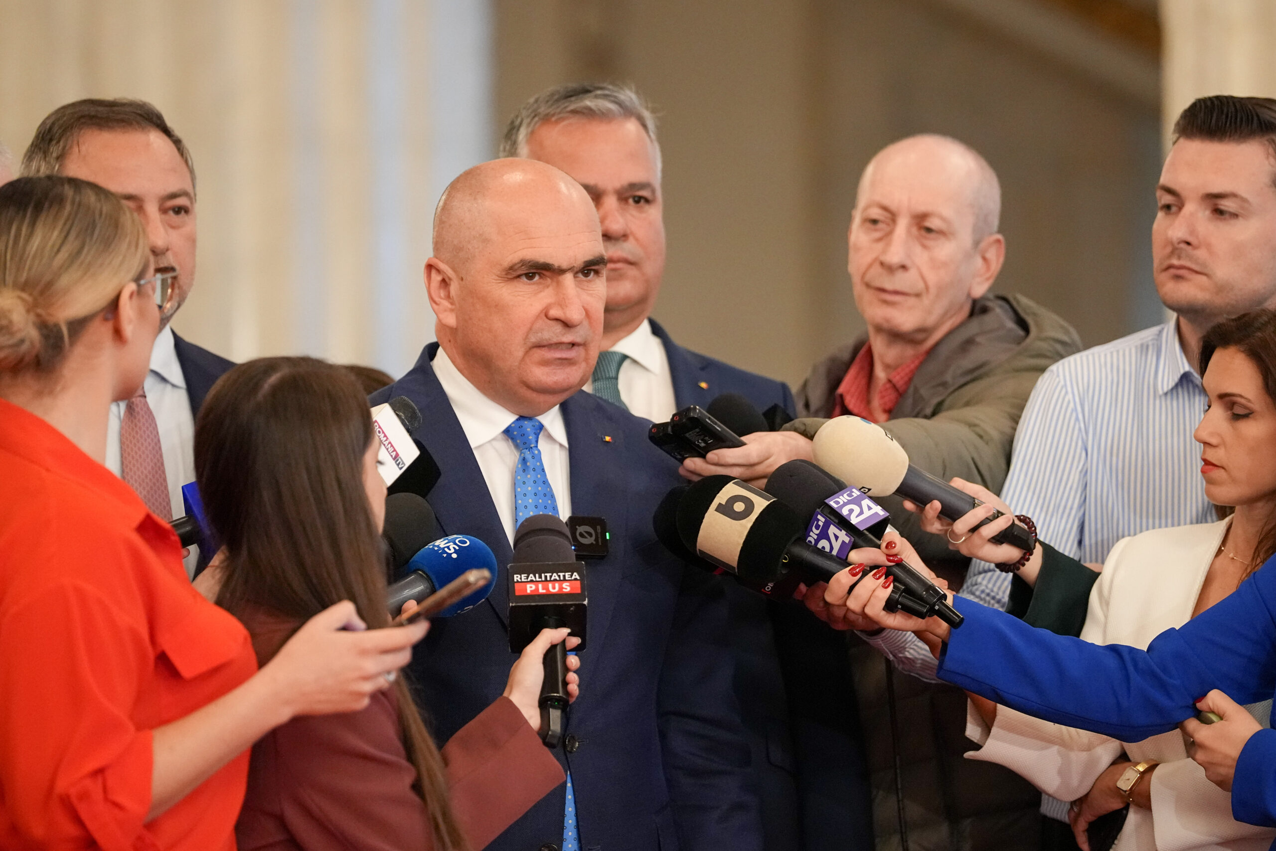 Bolojan Reducerea posturilor la Senat s a finalizat