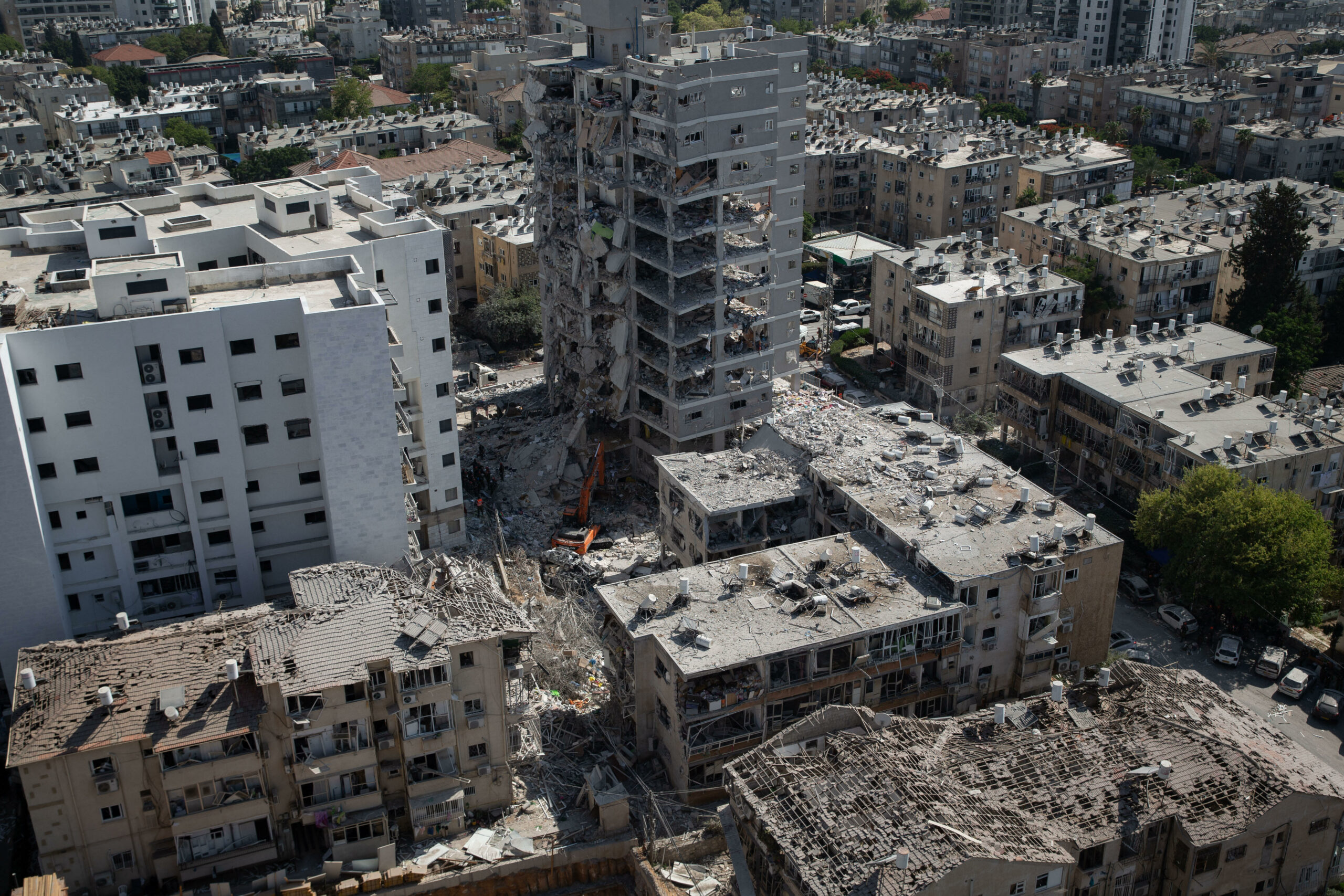 Conflictul din Orientul Mijlociu continua Iranul trage rachete spre Israel