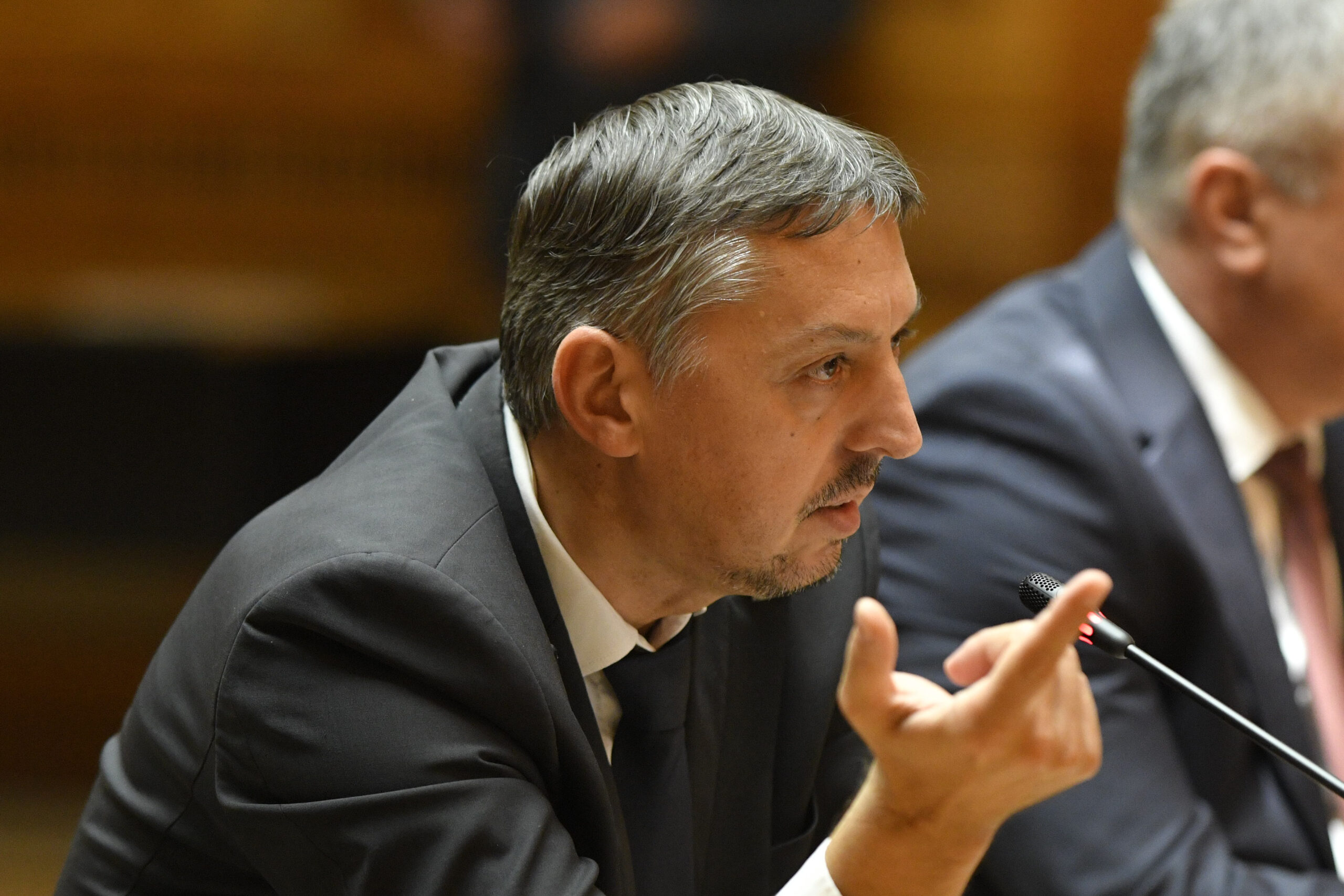 Daniel David despre burse Cresterea nu poate fi sustinuta