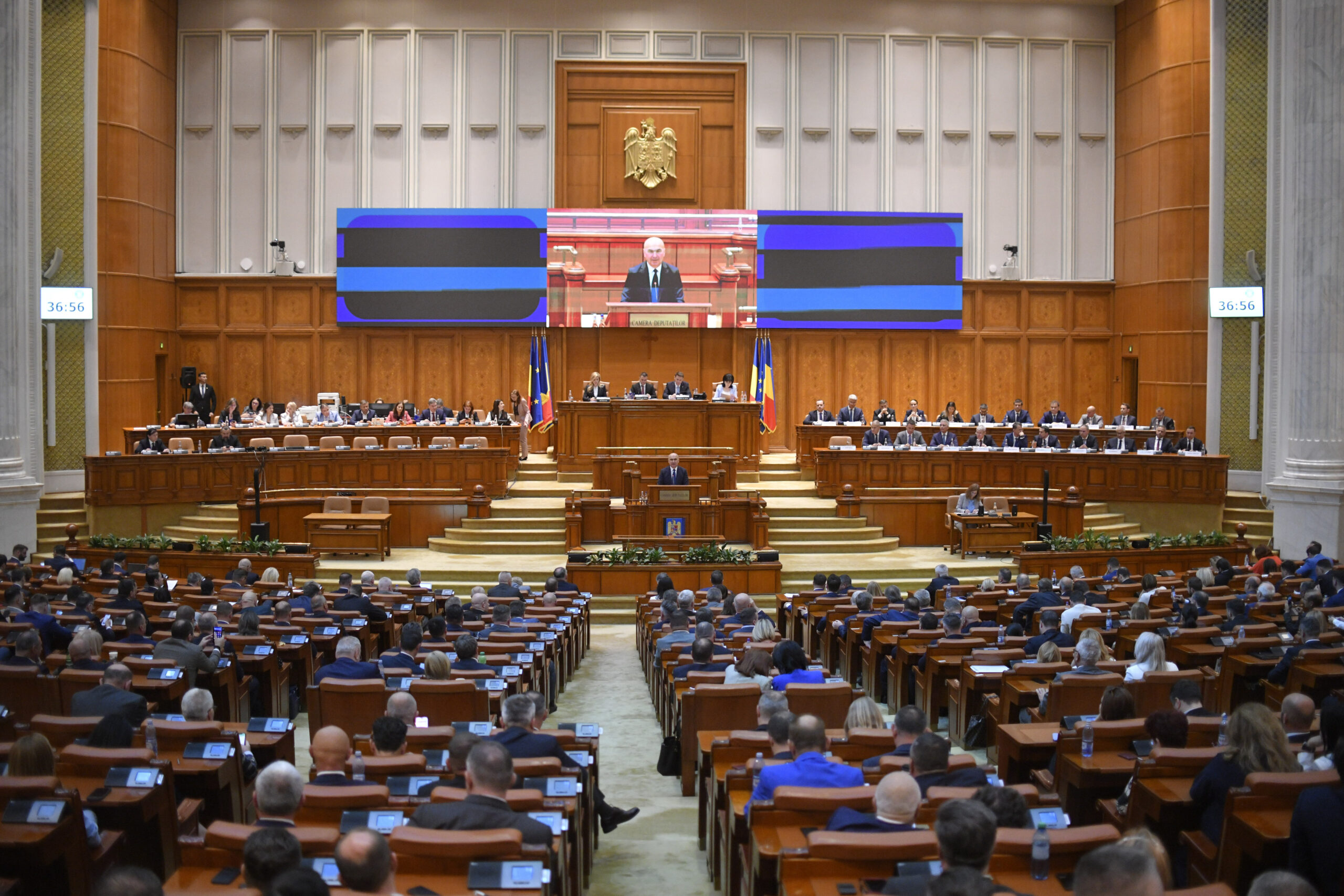 Guvernul Bolojan a obtinut votul de investitura in Parlament