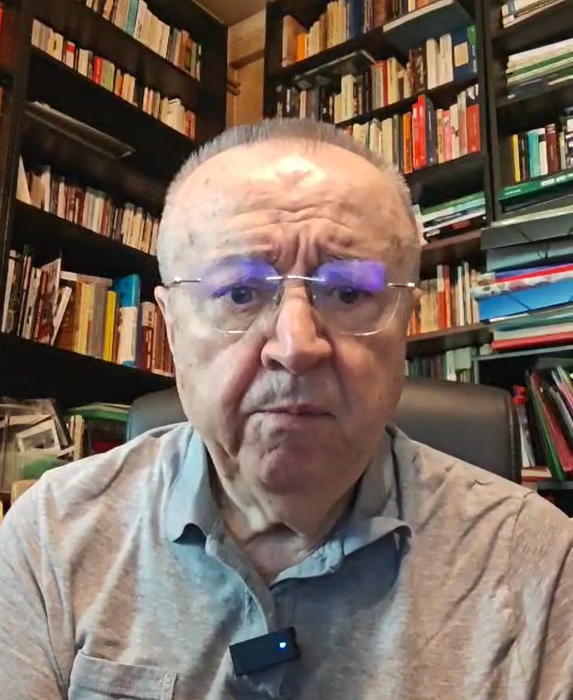 Ion Cristoiu O conferinta de presa chinuitoare