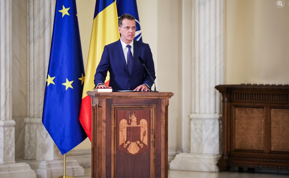 Ionutz Mostanu noul ministru al Apararii Romania trebuie sa atraga tinerii