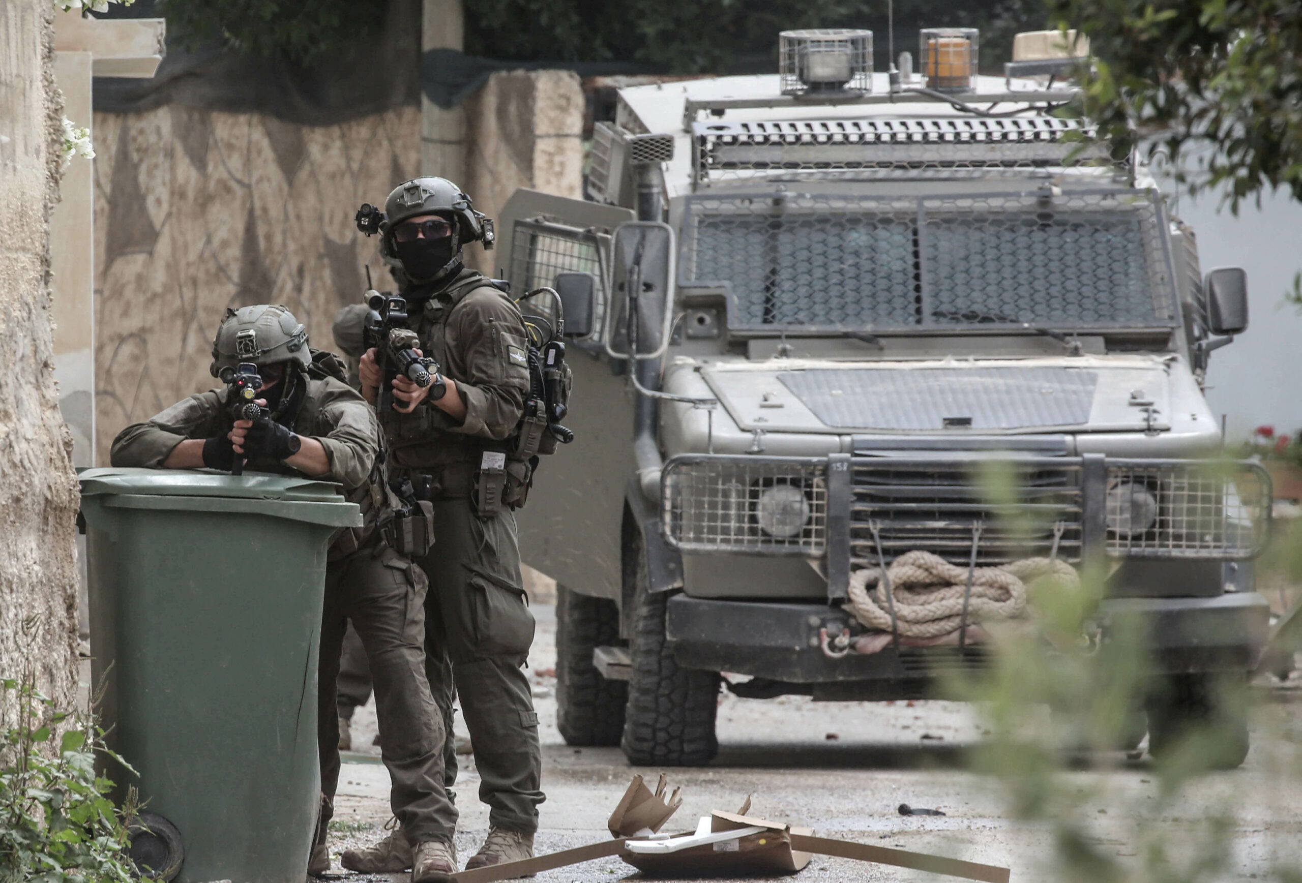 Israelul desfasoara operatiuni in doua tabere de refugiati