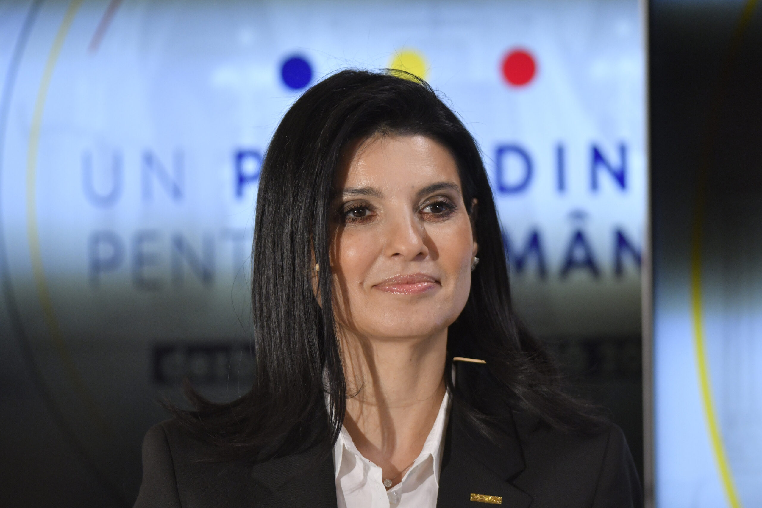 PUSL cere premierului Bolojan sa interzica calatoriile business