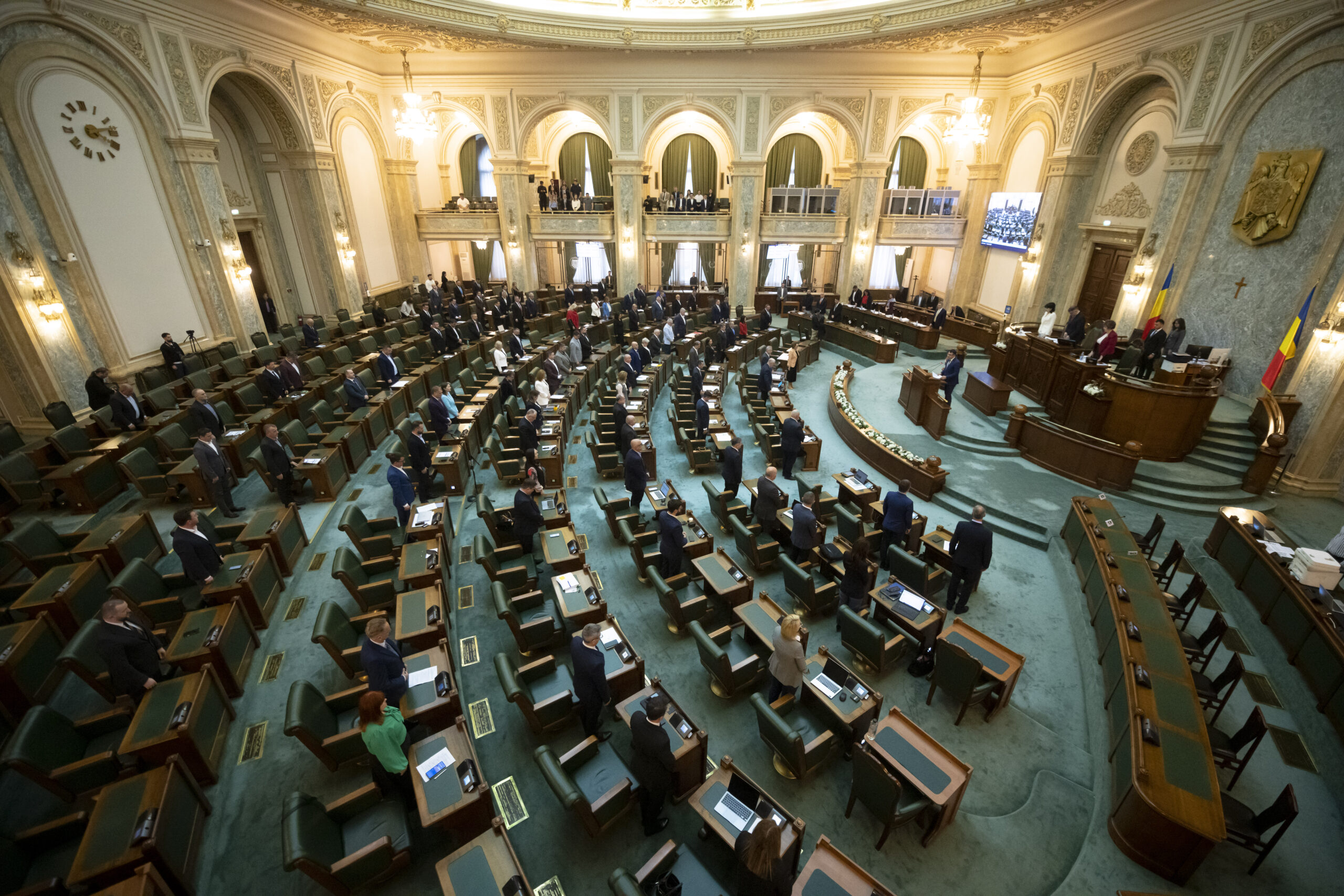 Parlamentul a adoptat legea privind pedepsele pentru fascism