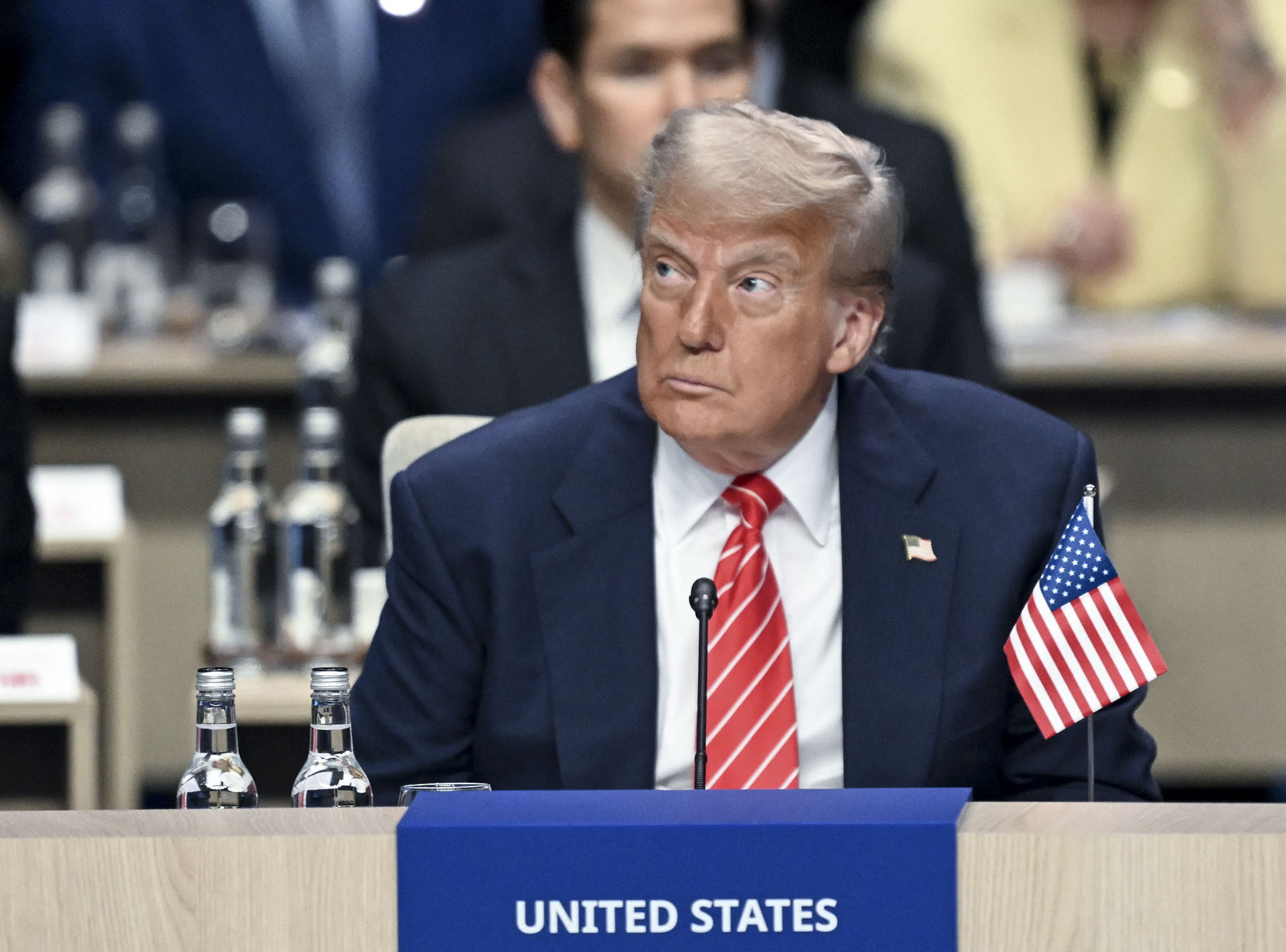 Trump suspenda negocierile comerciale cu Canada